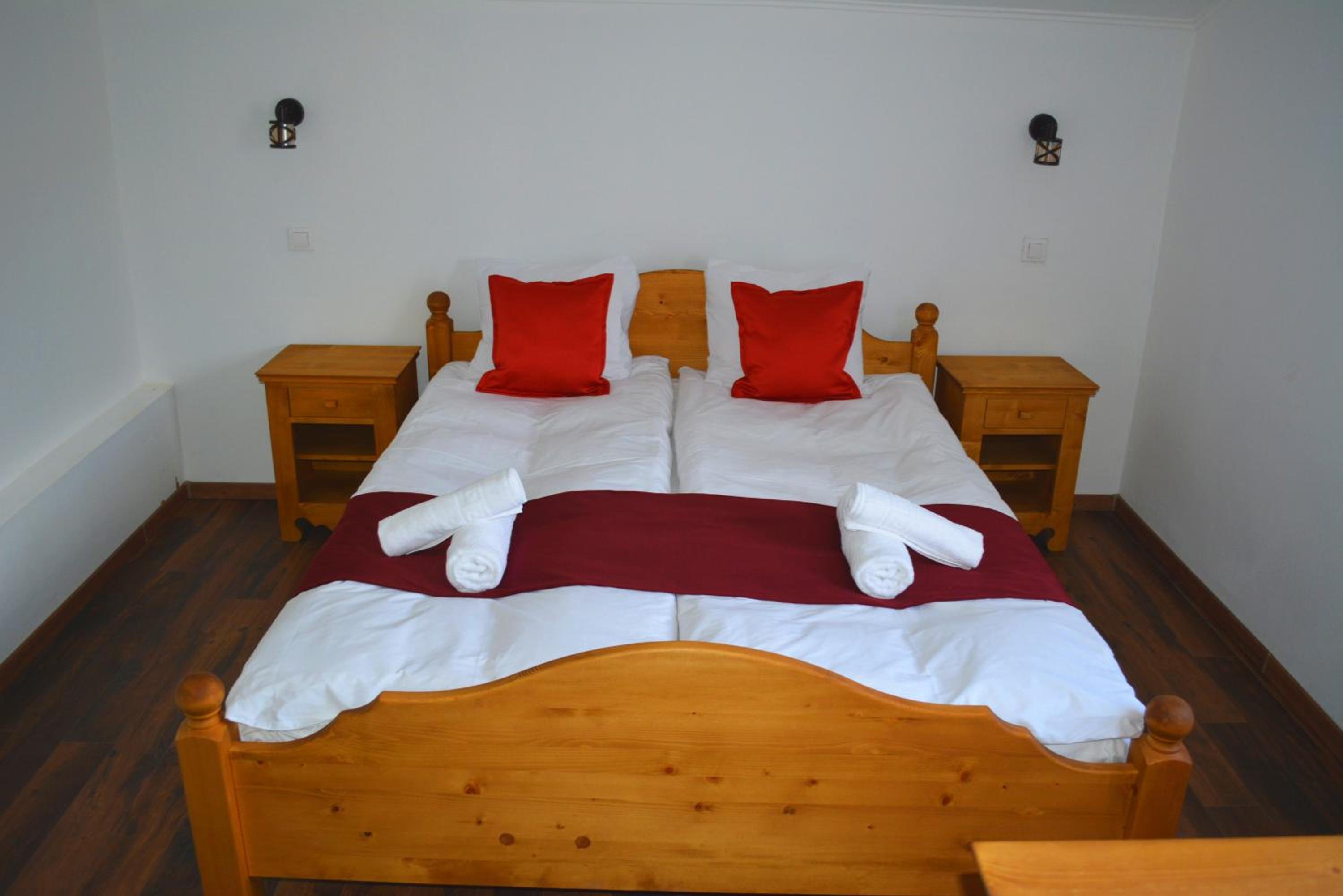 Three-Bedroom Apartment With Mountain View photo 1