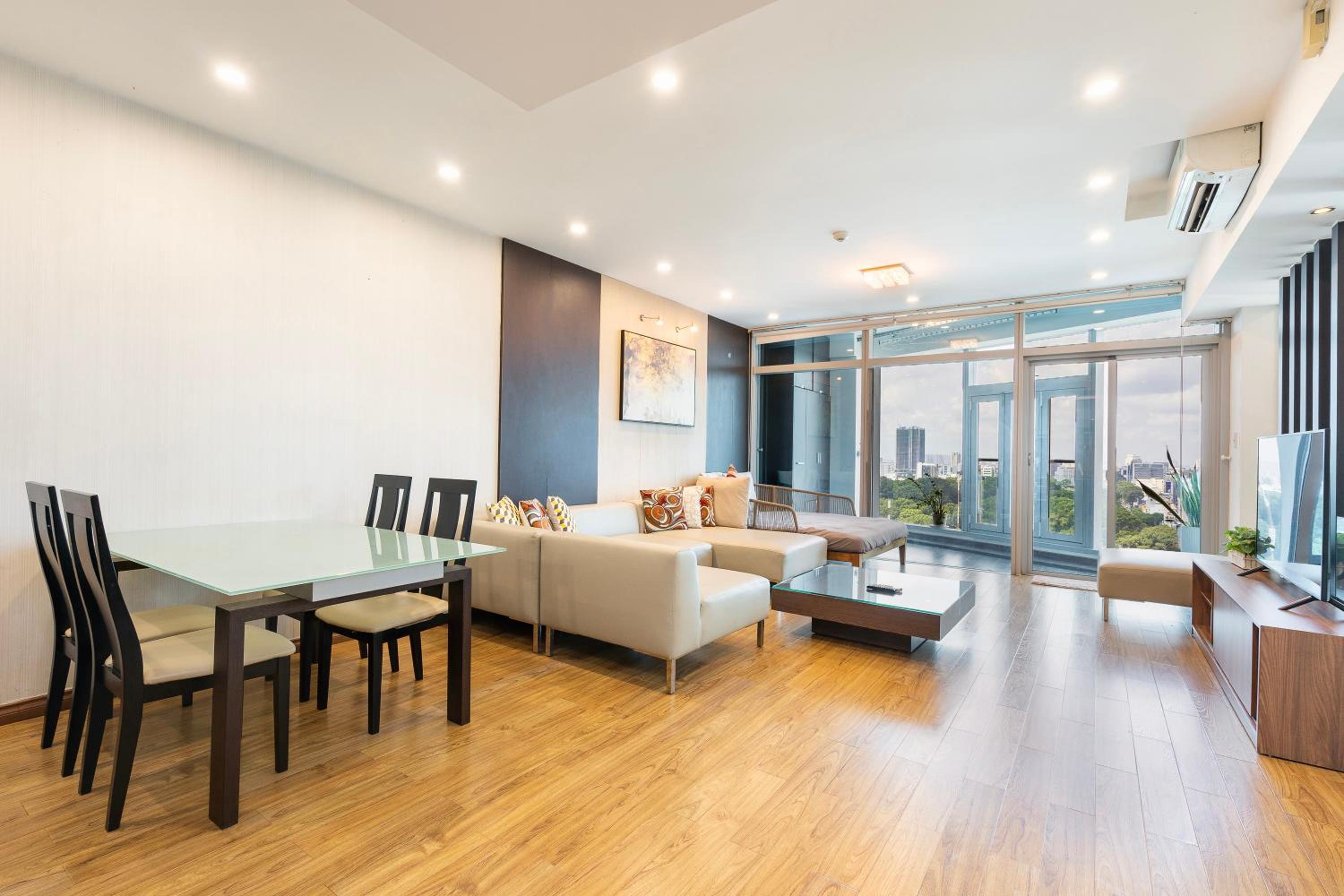 Two-Bedroom Deluxe Apartment With Balcony