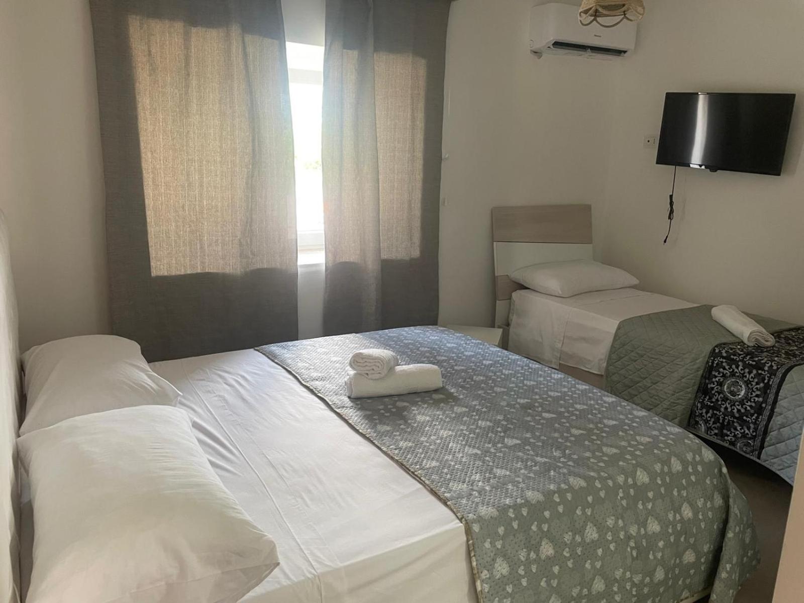 Triple Room with Private Bathroom photo 2