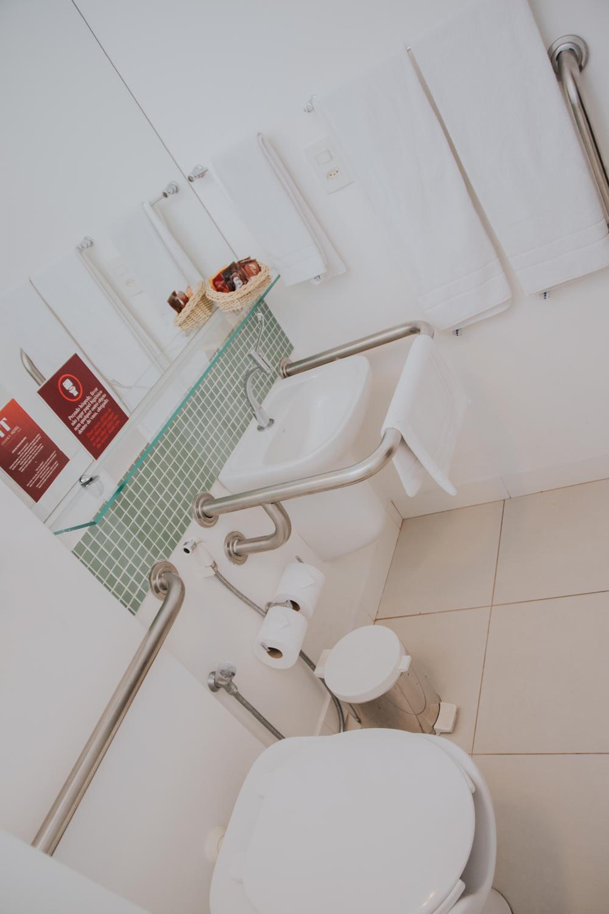 Double or Twin Room - Disability Access photo 3