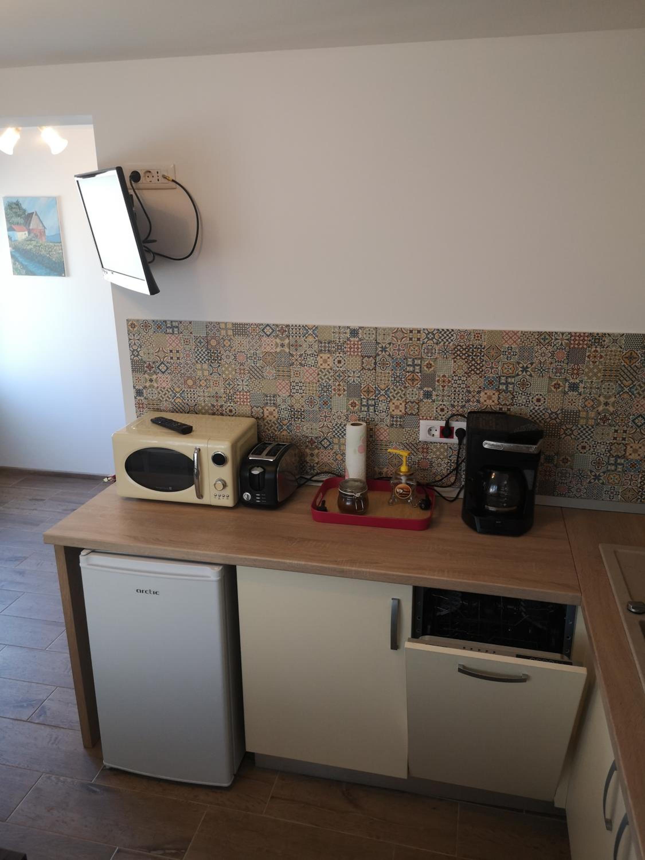 One-Bedroom Apartment photo 2