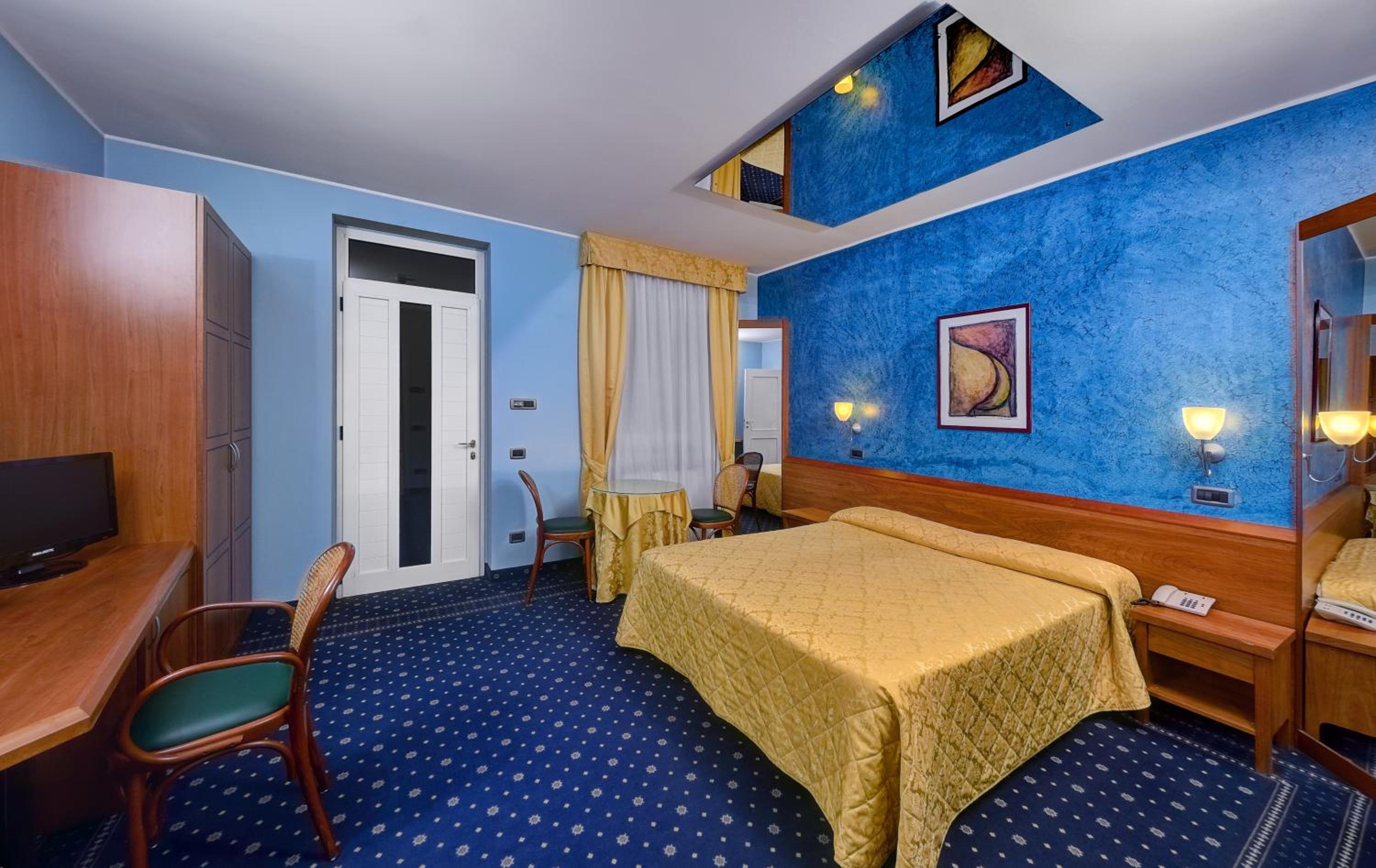 Suite photo 1