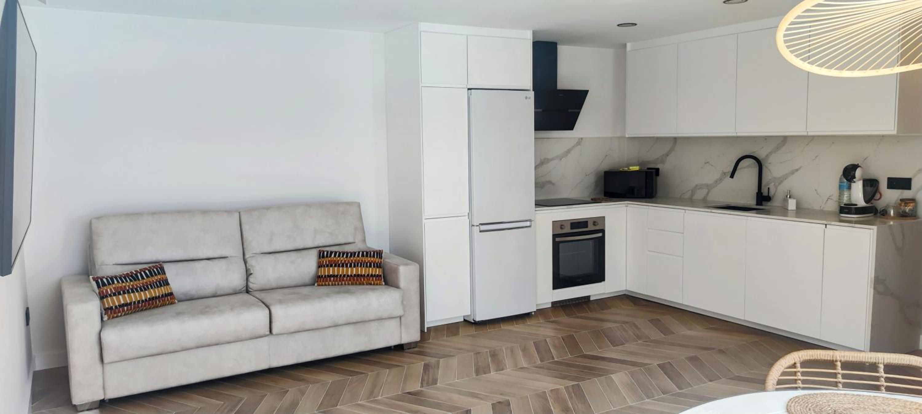 One-Bedroom Apartment photo 2