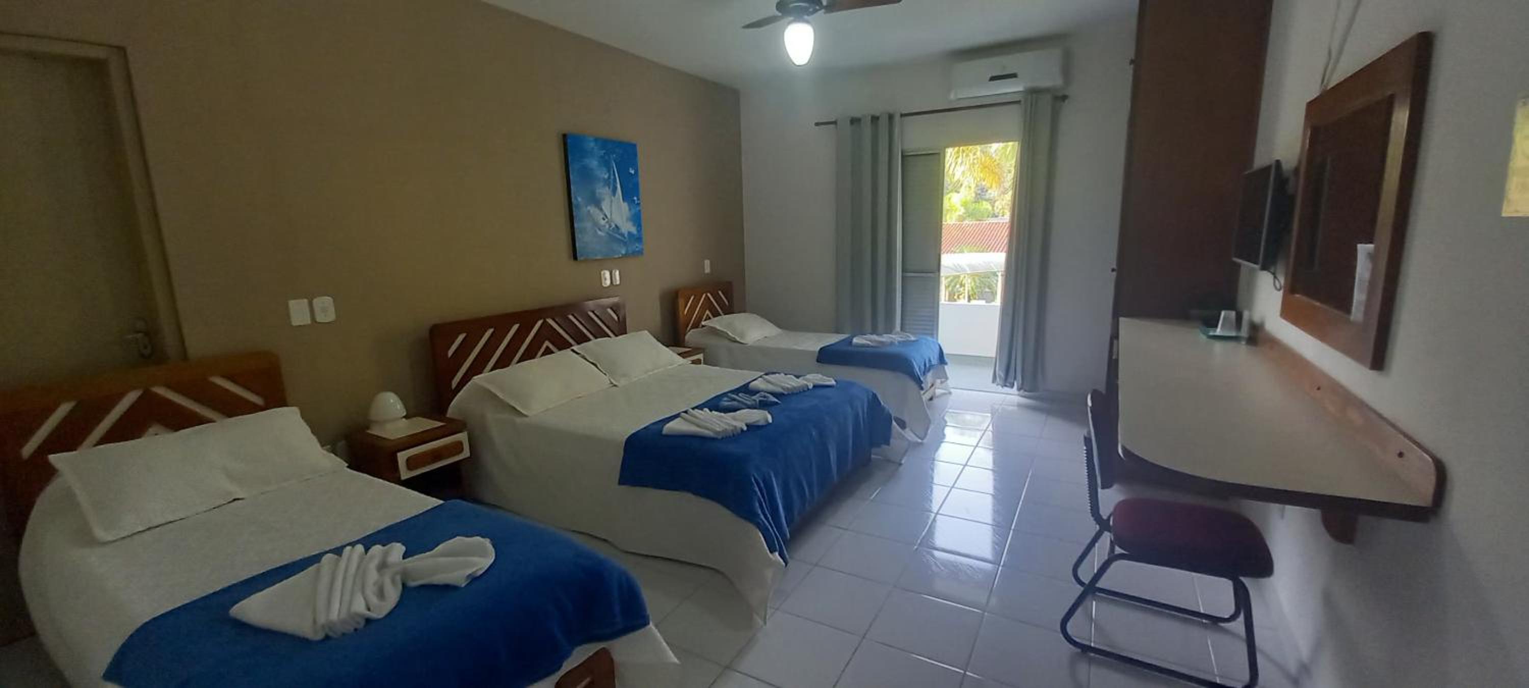 Apartment with Balcony photo 3