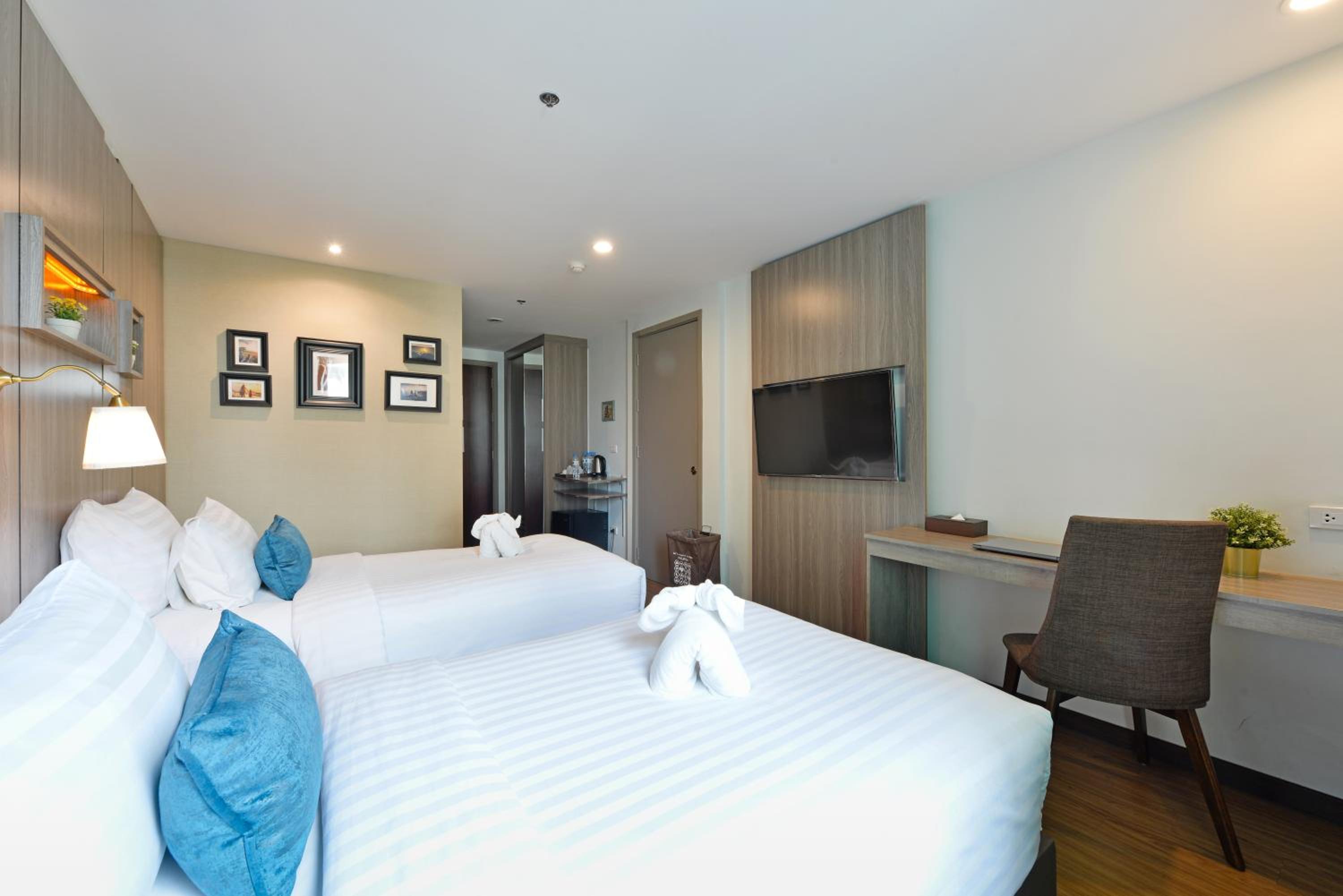 Deluxe Twin Room photo 2