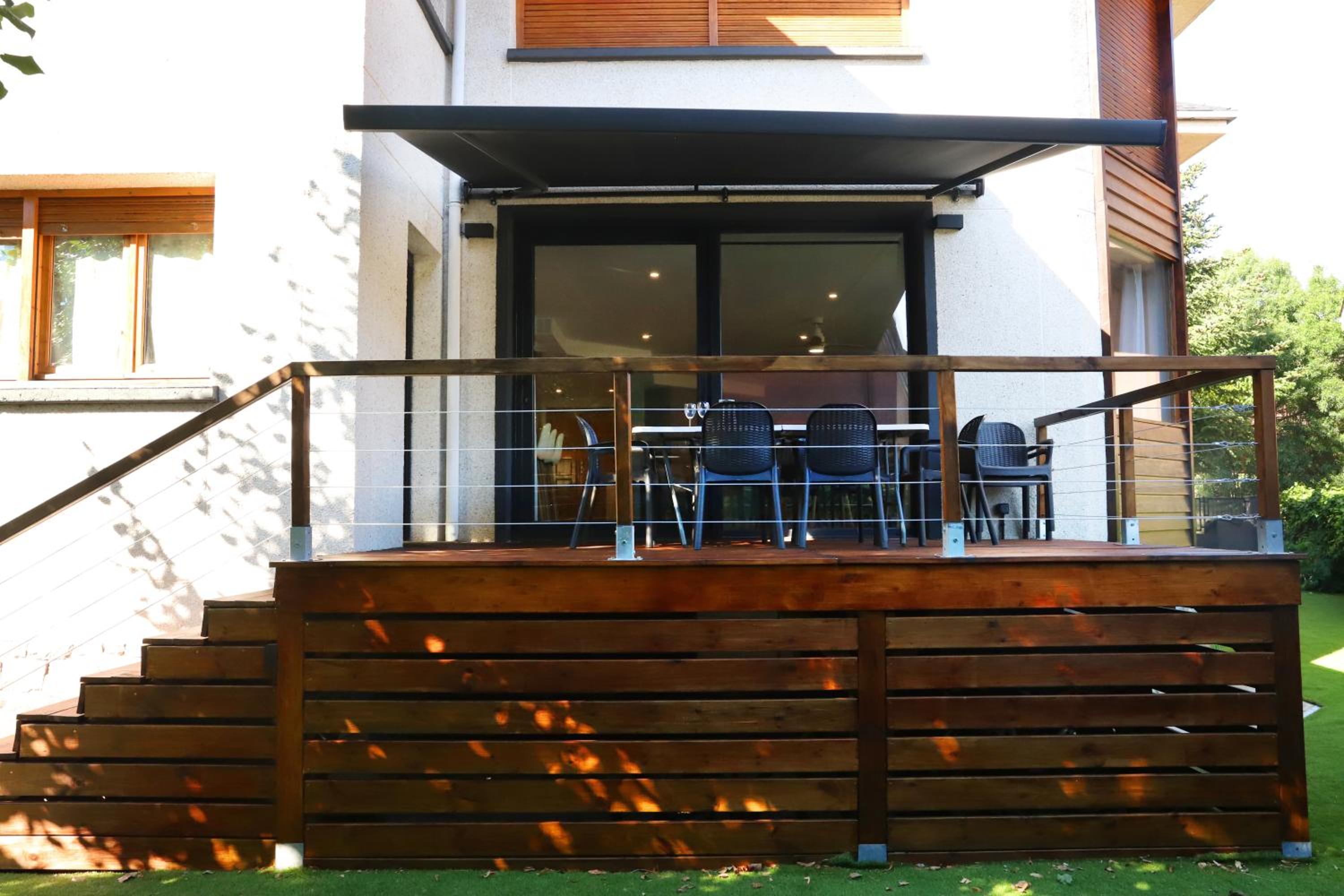 Five-Bedroom House photo 2