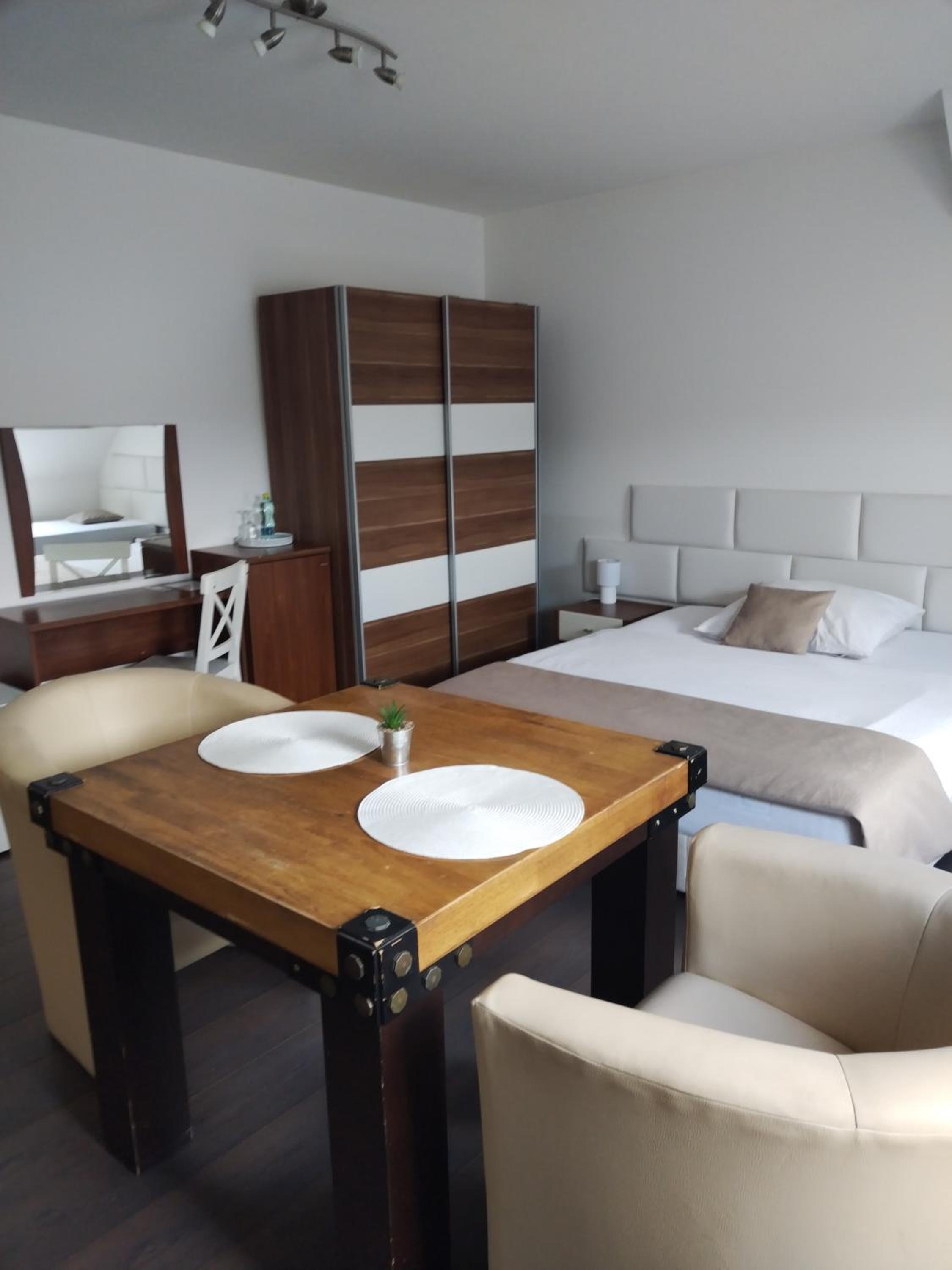 Double Room with Extra Bed photo 3