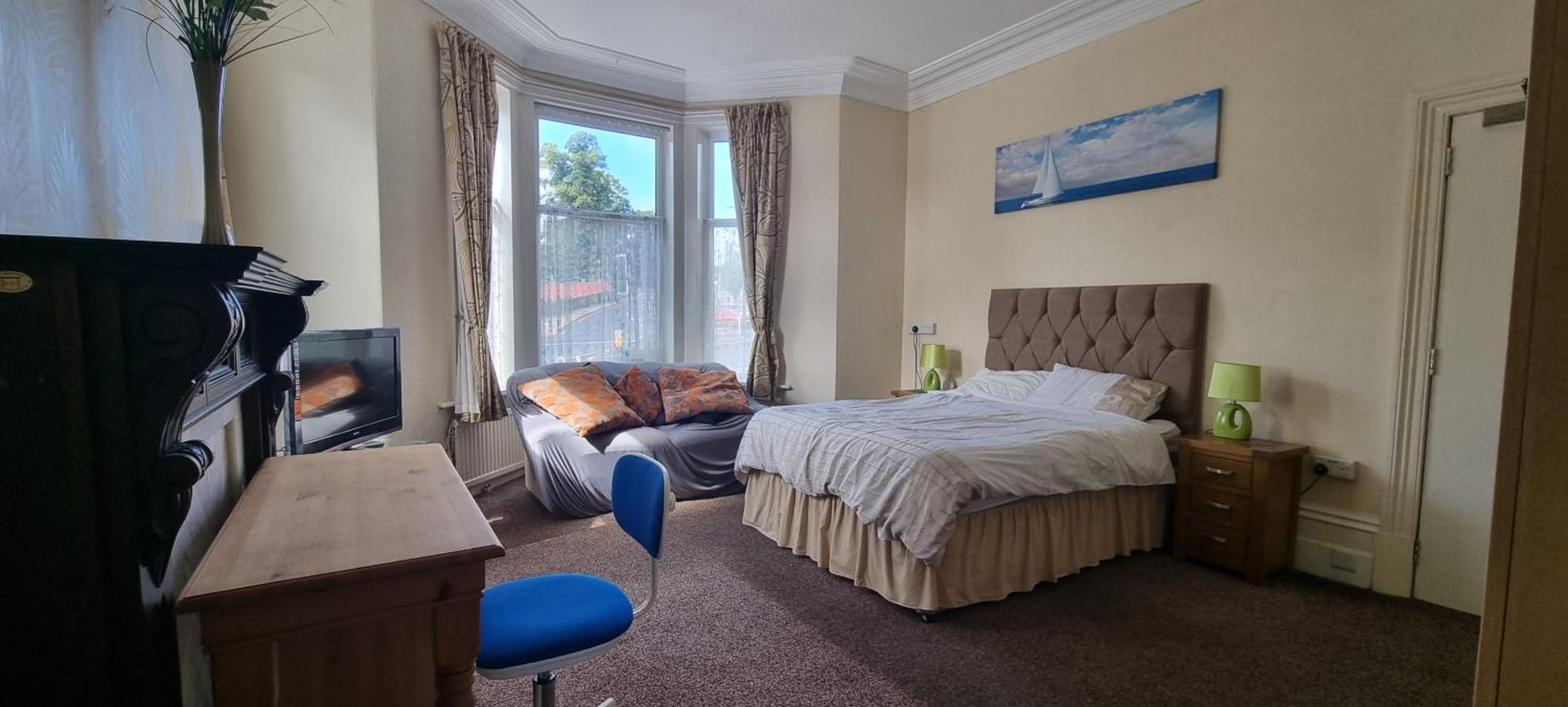Double Room with Shared Bathroom photo 1