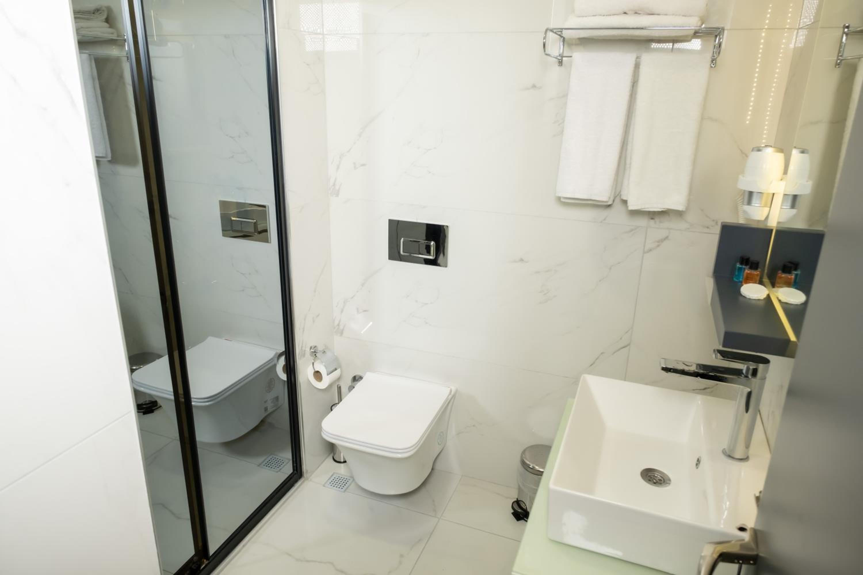 Standard Double Room - Photo 5