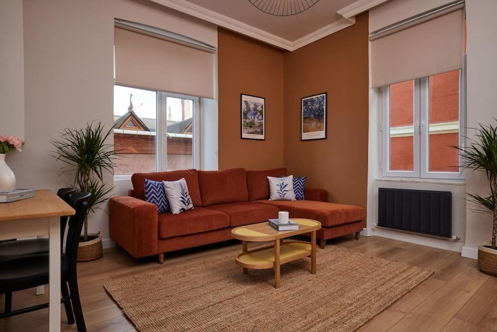Three-Bedroom Apartment photo 1