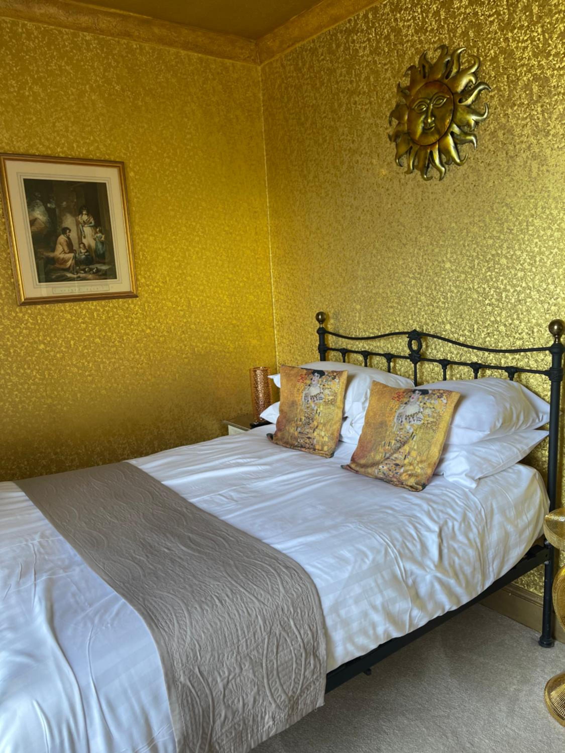 Deluxe Double Room with Sea View - Photo 17