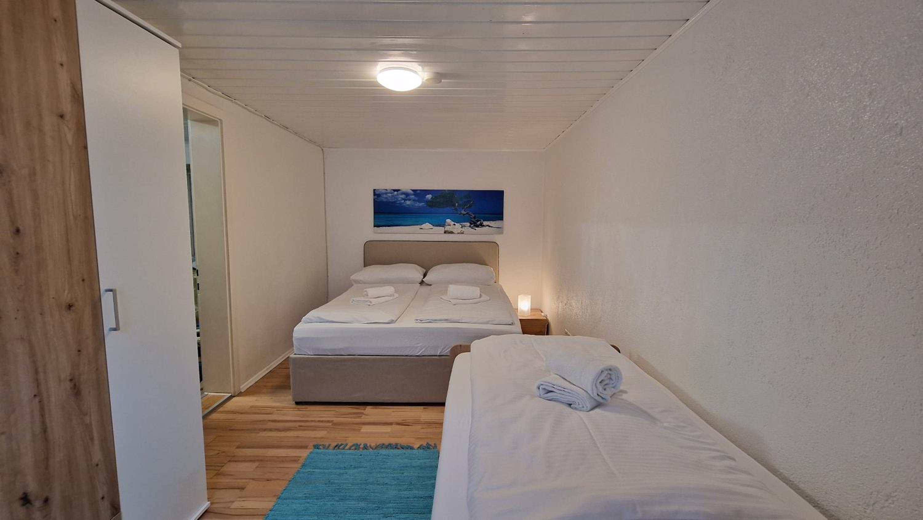 Three-Bedroom Apartment - High Floor photo 2