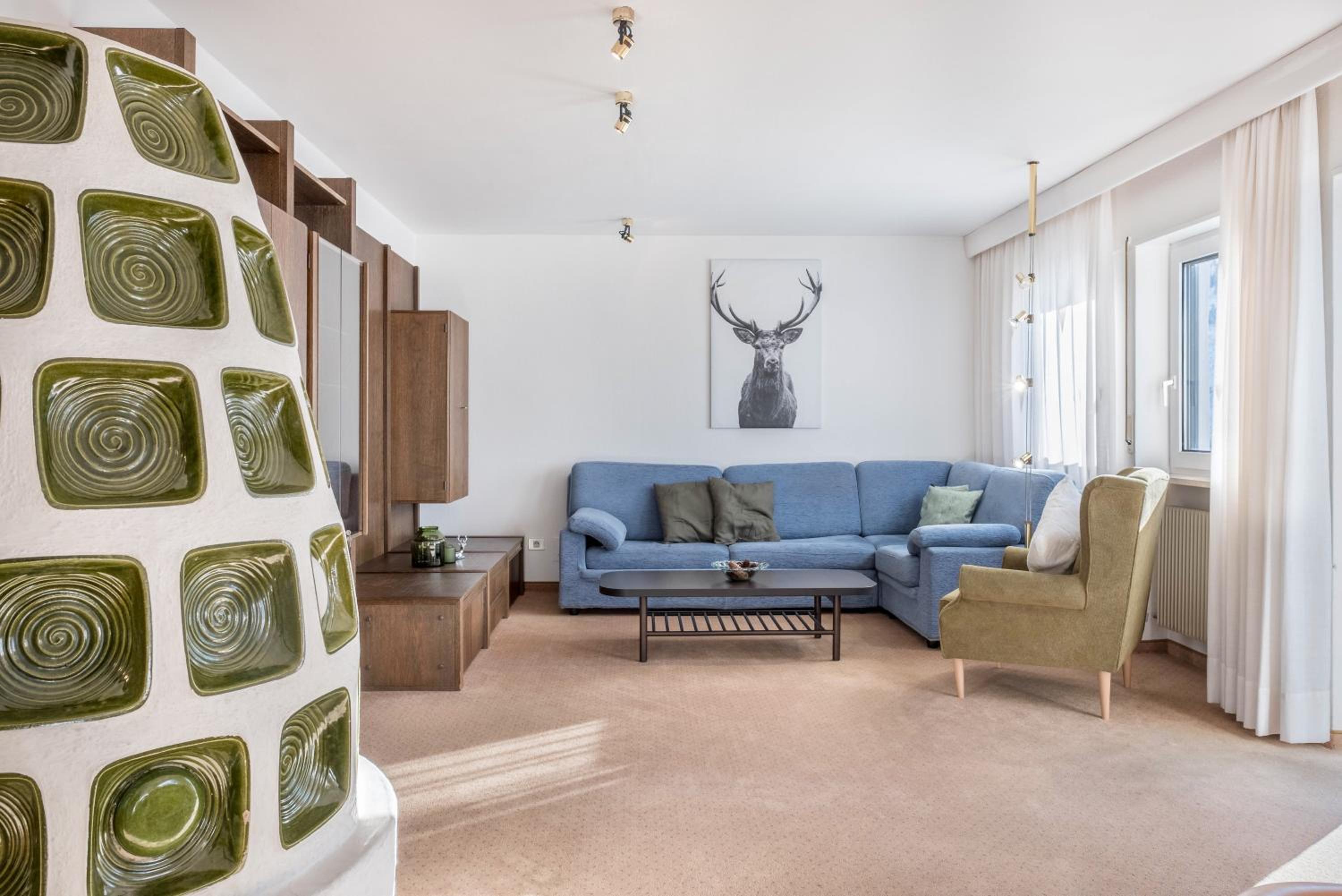 One-Bedroom Apartment with Balcony and Mountain View photo 1