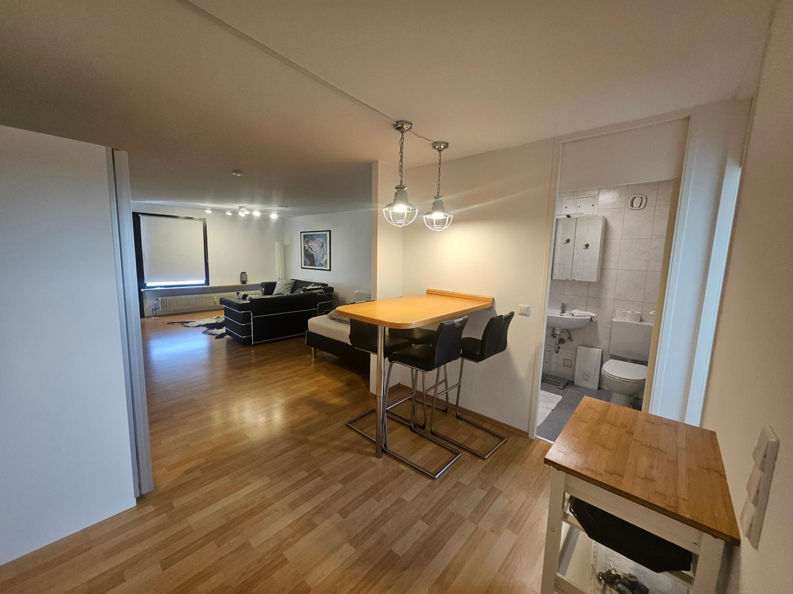 One-Bedroom Apartment photo 1