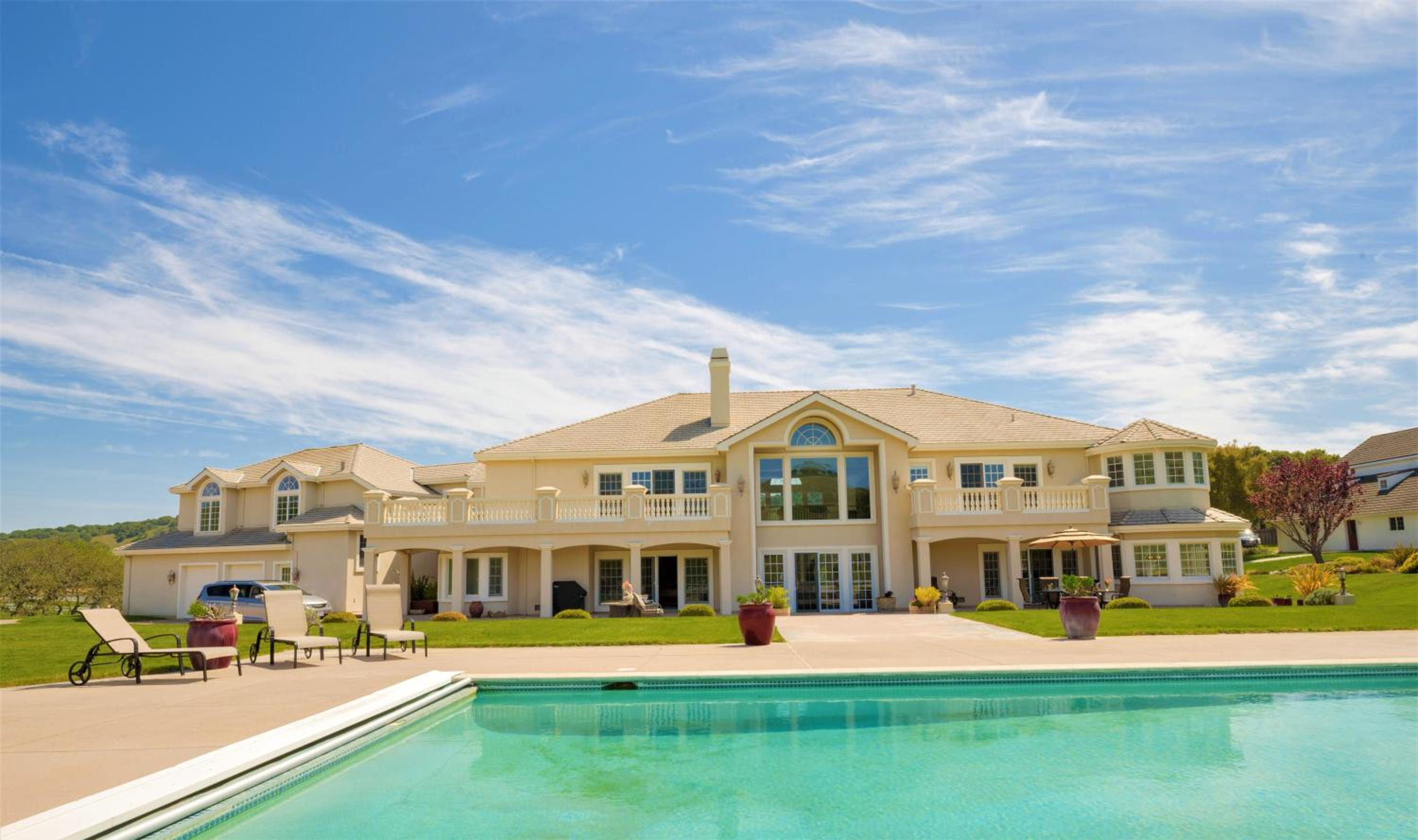 Seven-Bedroom House photo 2