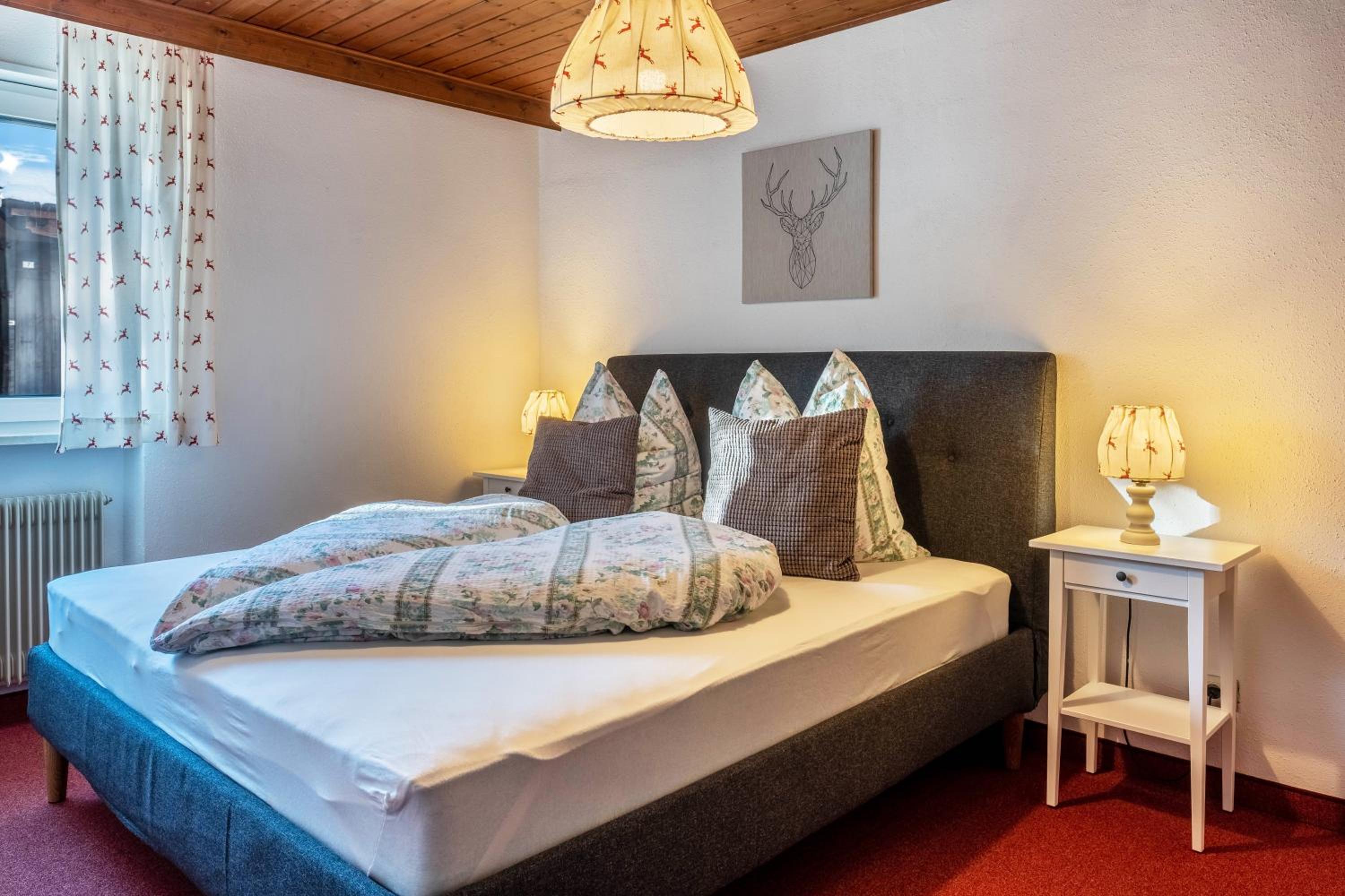 Two-Bedroom Apartment with Mountain View photo 1