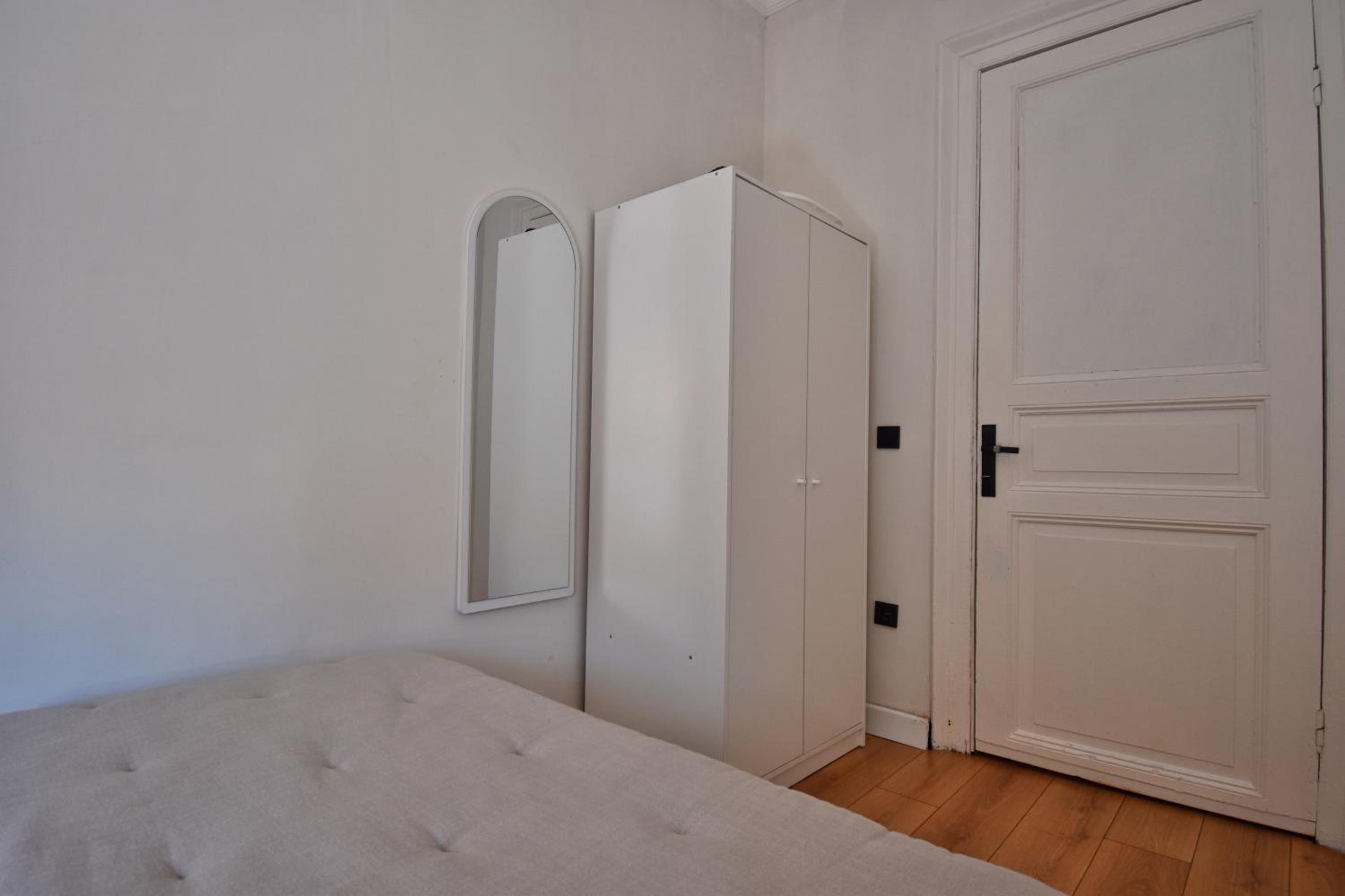 Three-Bedroom Apartment photo 3
