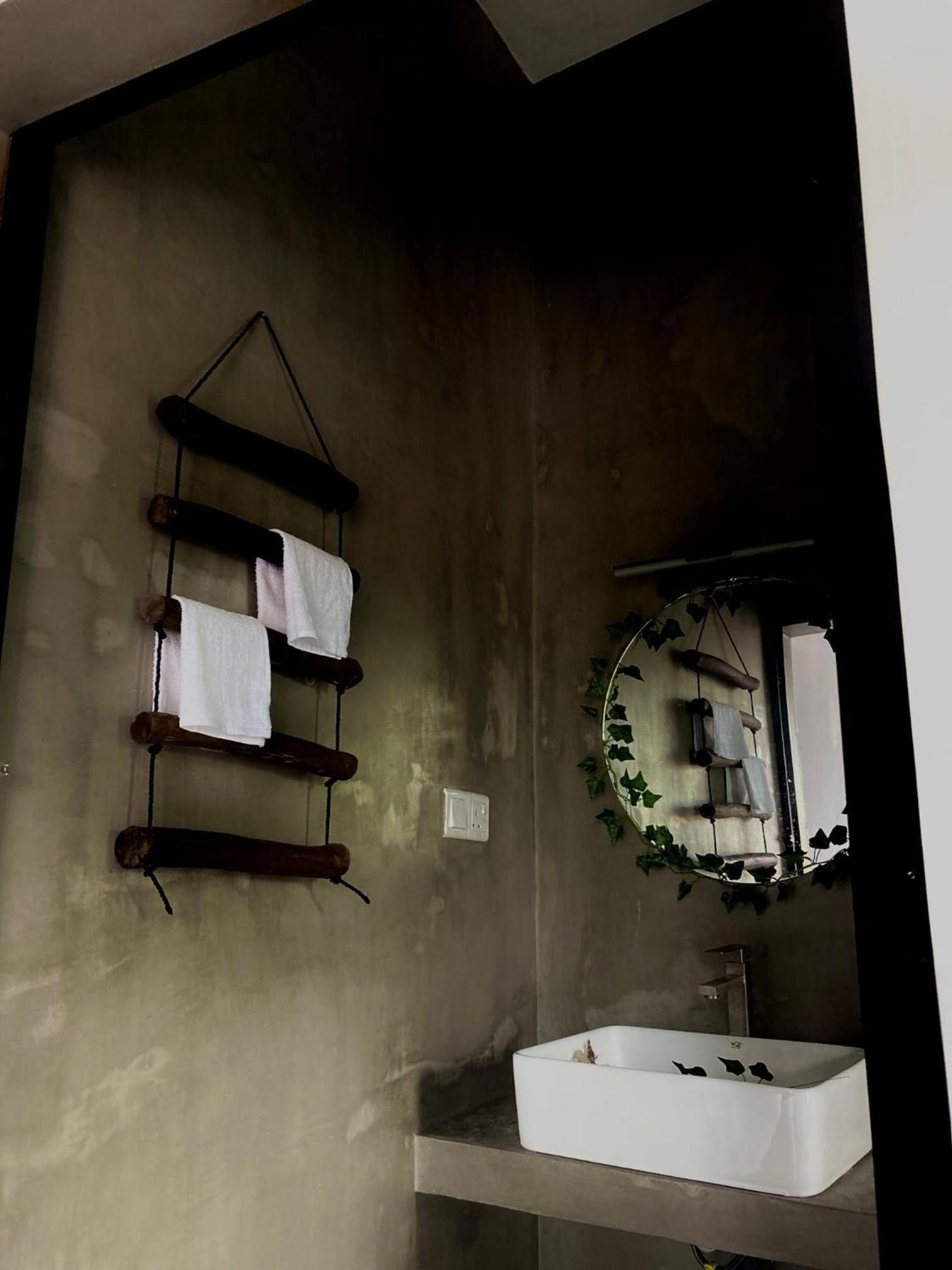 Deluxe Double Room with Balcony photo 3