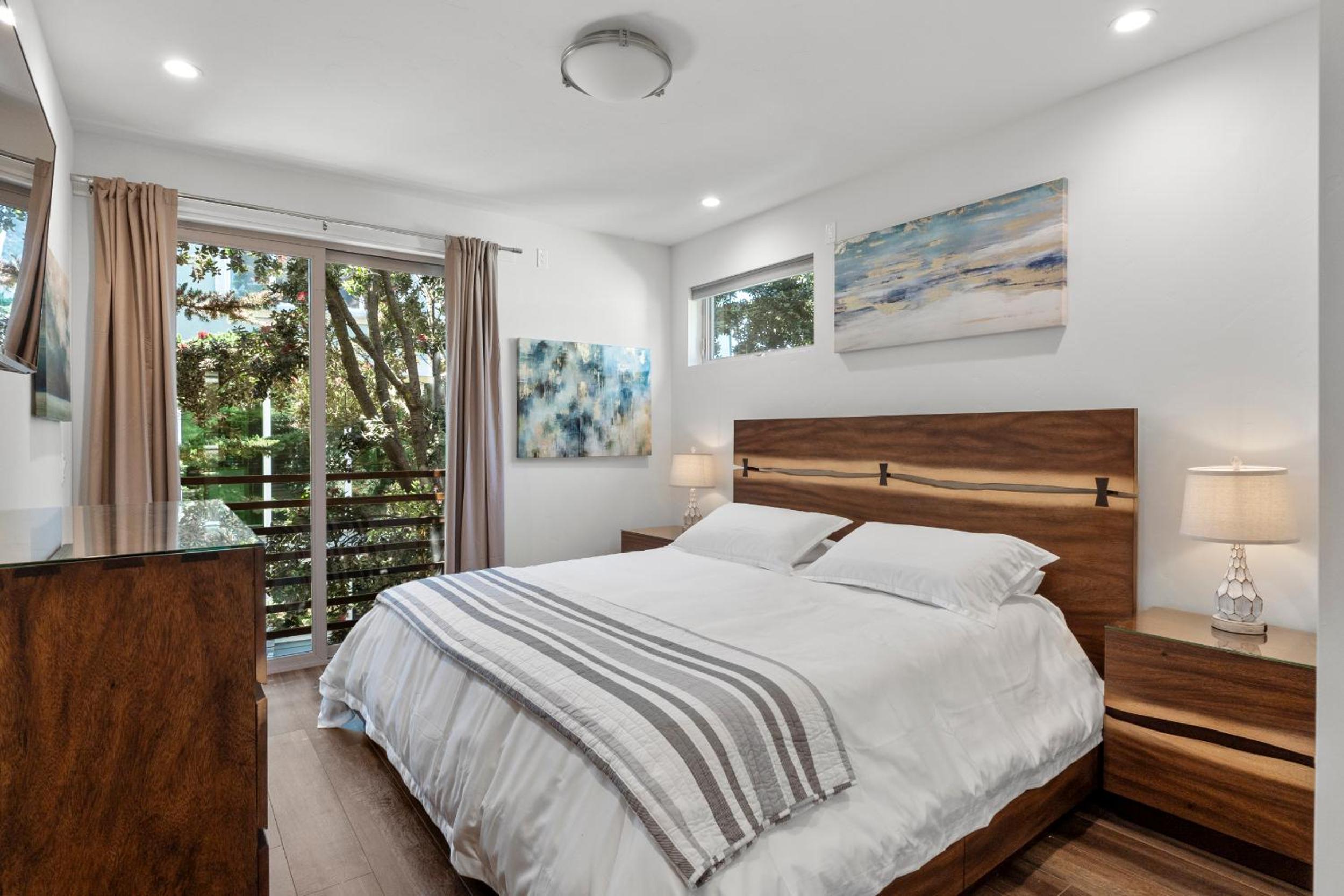 Two-Bedroom House photo 3