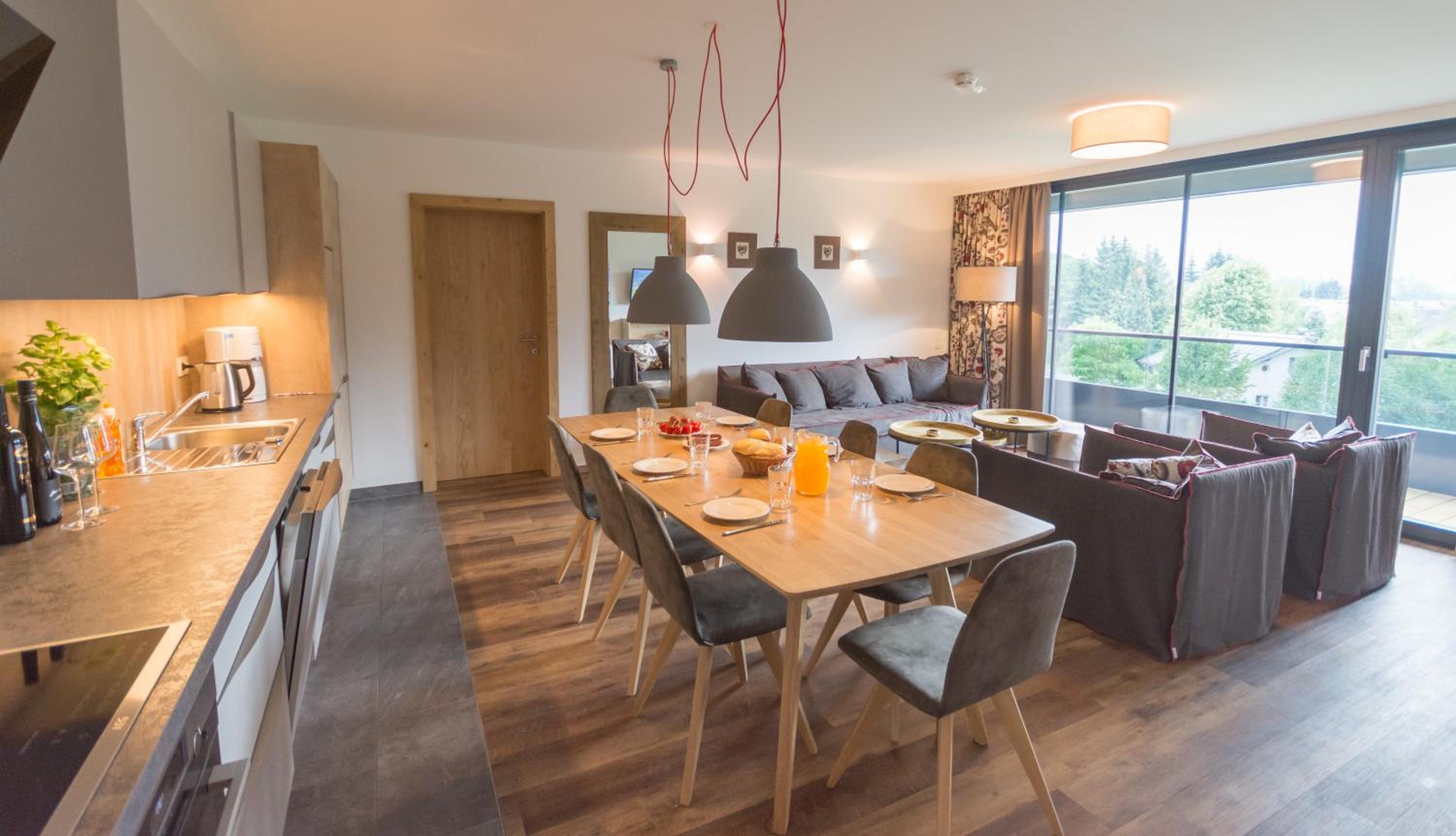 Two Bedroom Apartment with Balcony and Mountain View - Top 14 photo 2