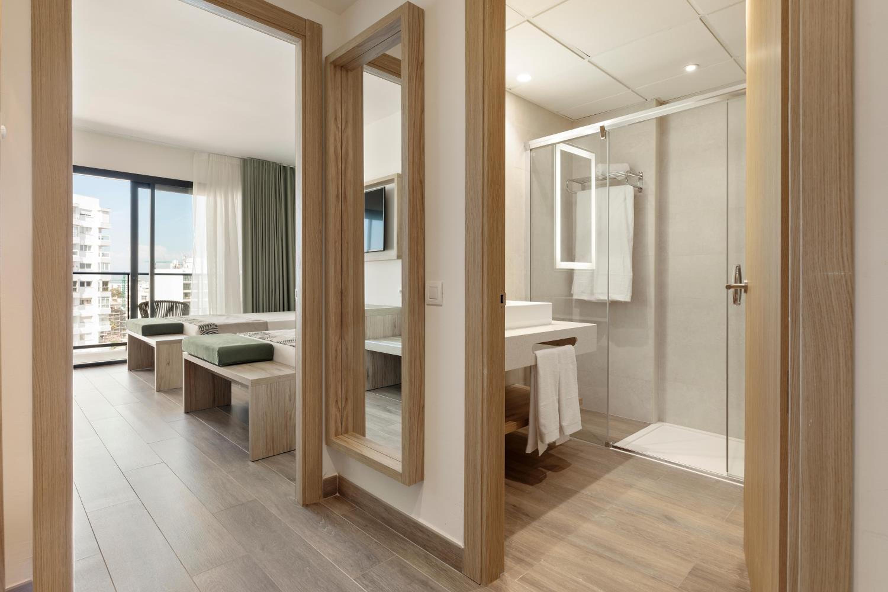 Standard Double Room (2 Adults) - Photo 6