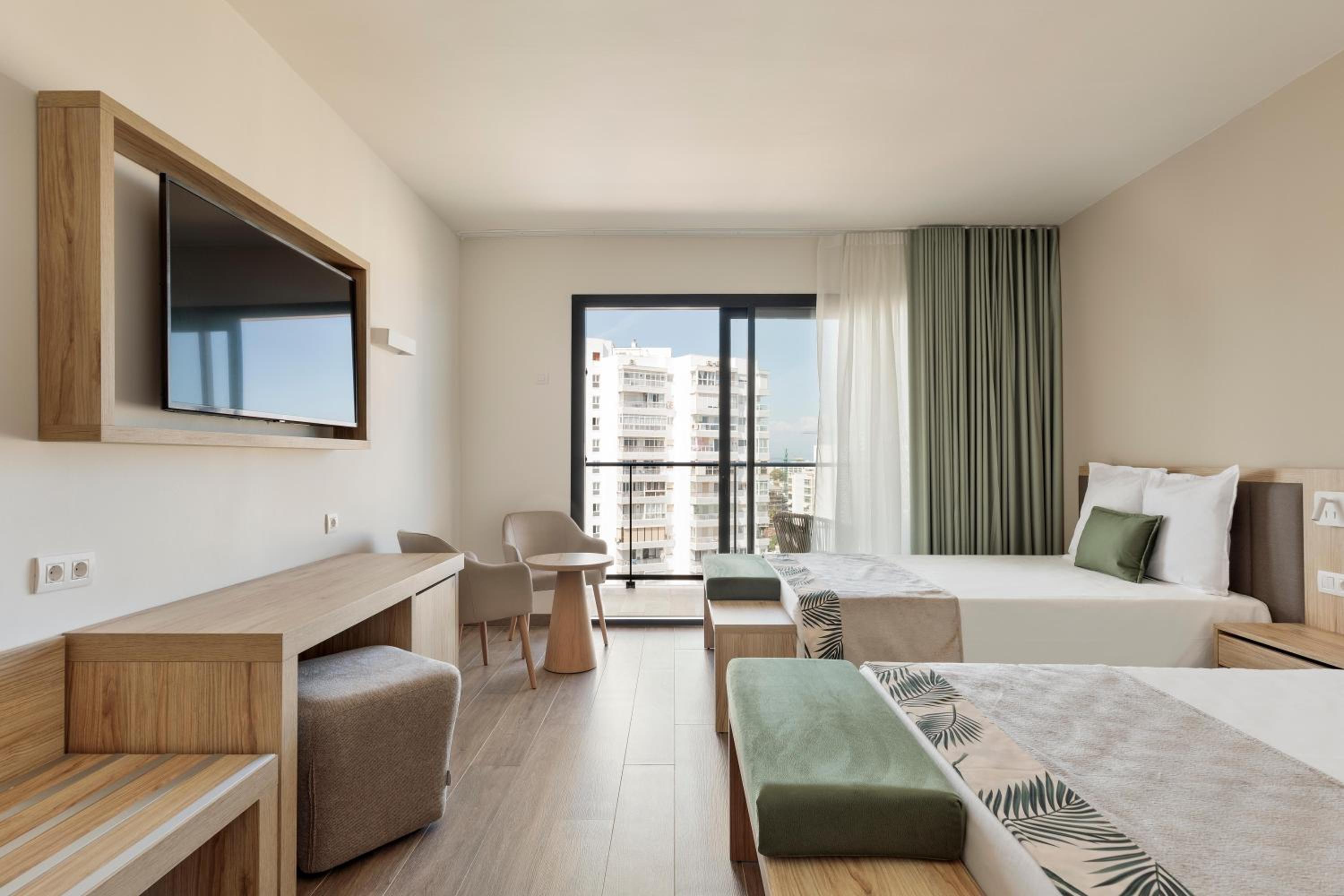 Standard Double Room (2 Adults) - Photo 1