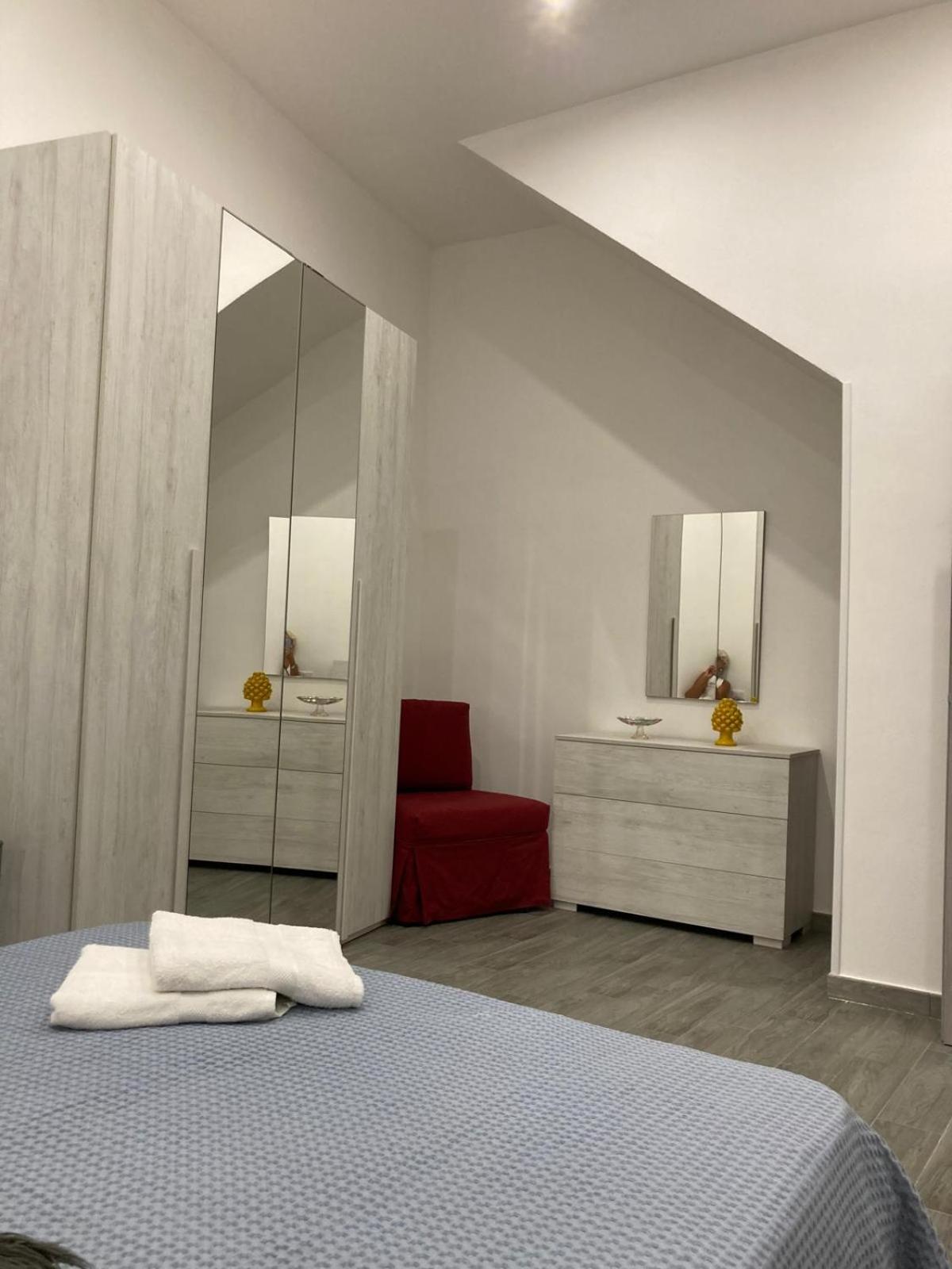 One-Bedroom Standard Apartment photo 1