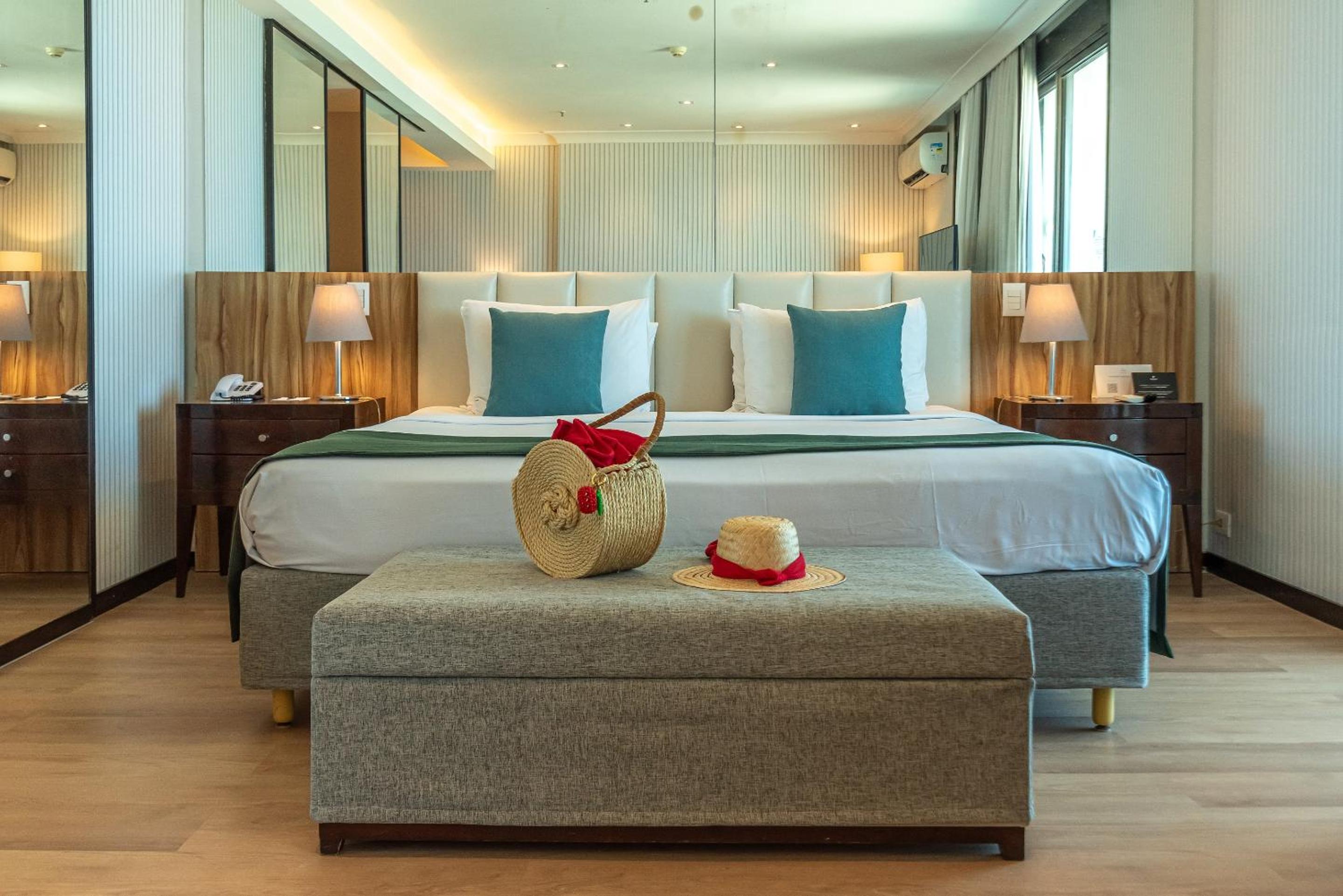 King Suite with Sea View