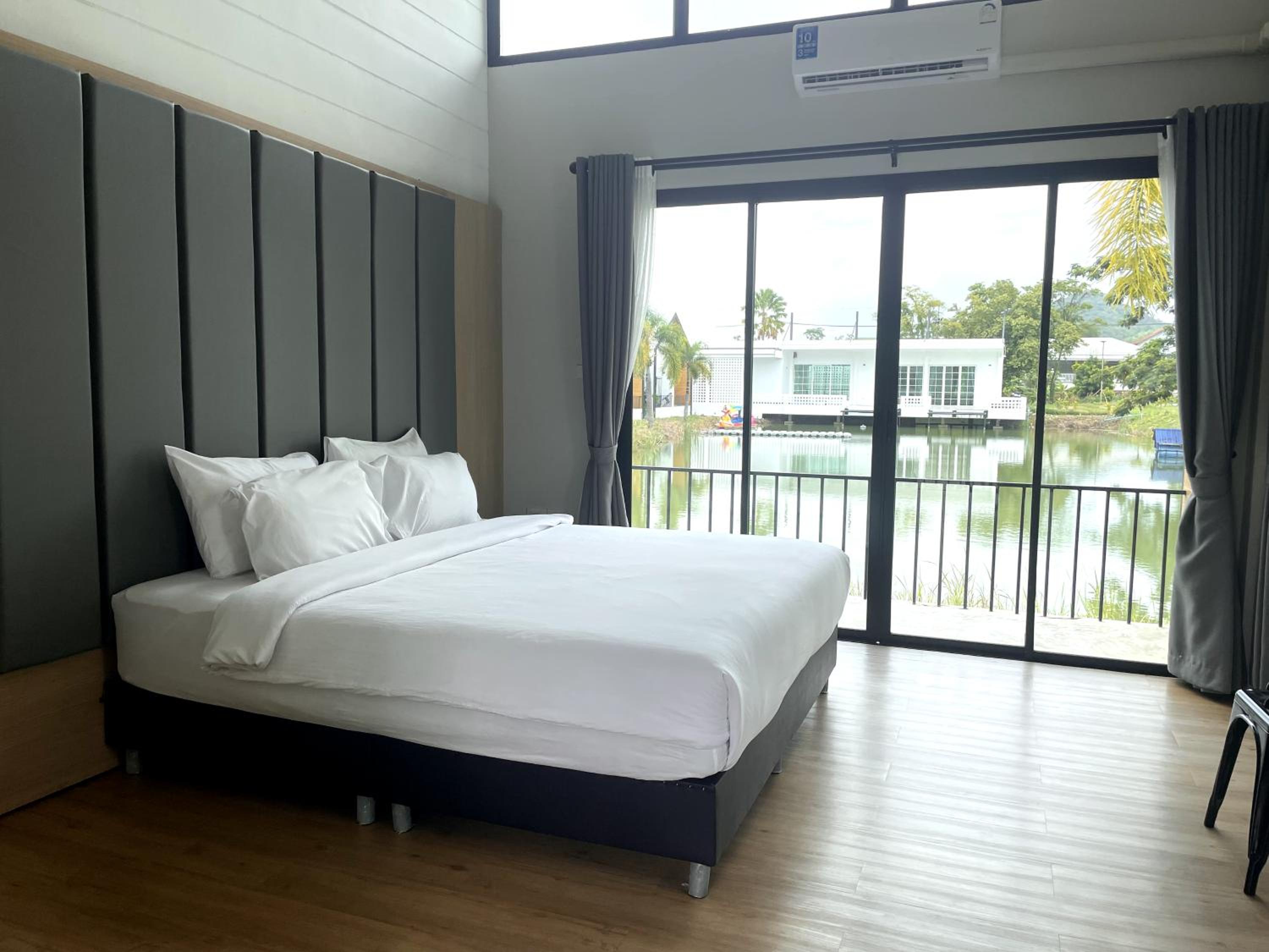 Deluxe Double Room - Photo 1