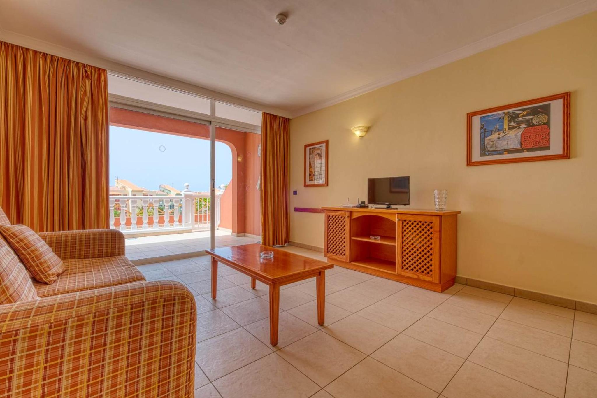 One-Bedroom Apartment thumbnail 5