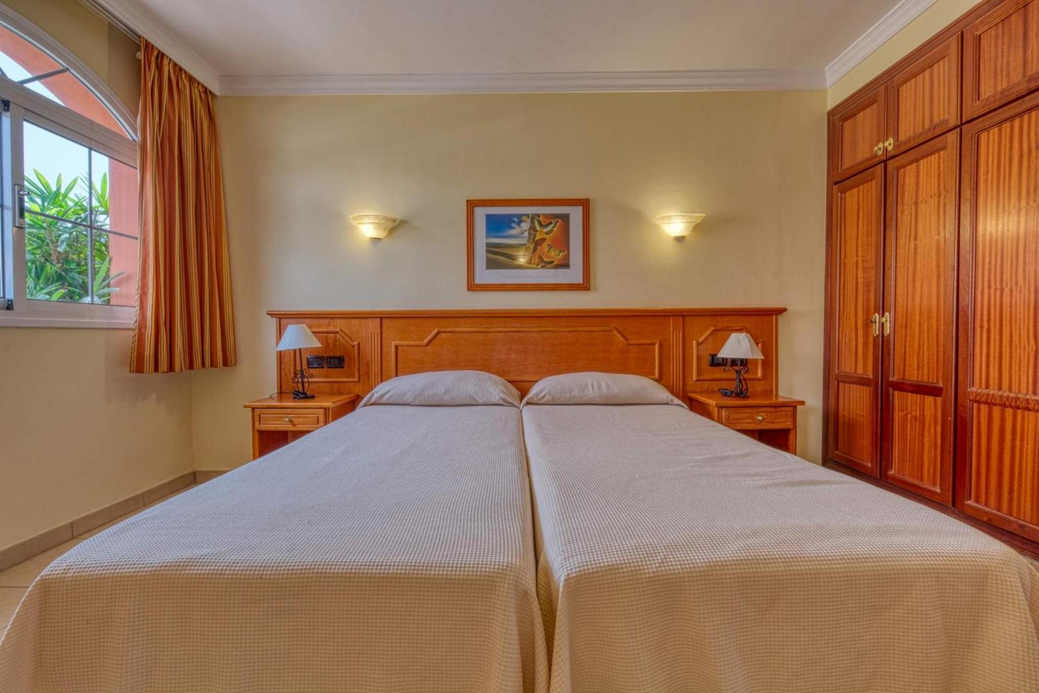 One-Bedroom Apartment thumbnail 6