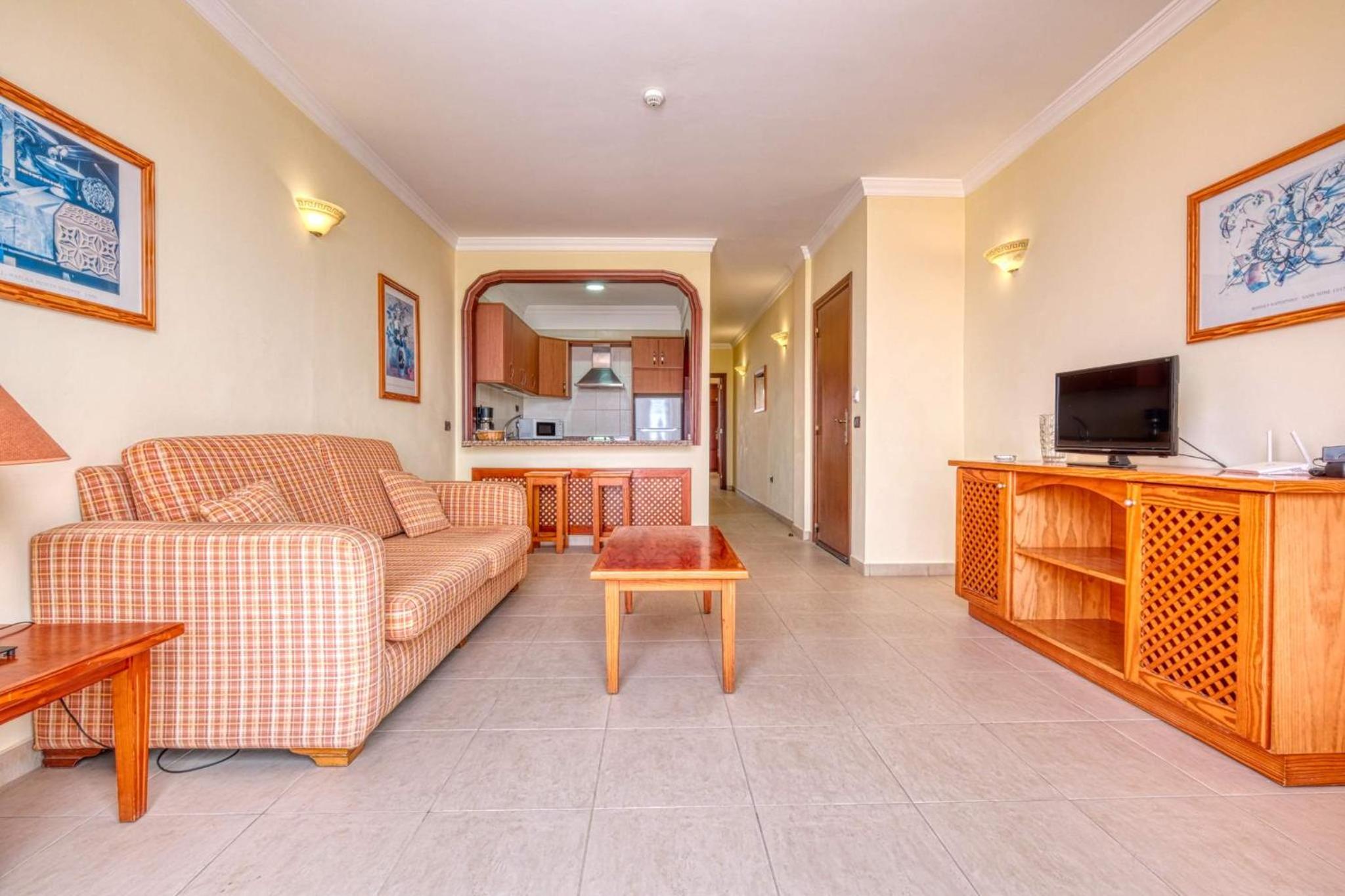 One-Bedroom Apartment thumbnail 5