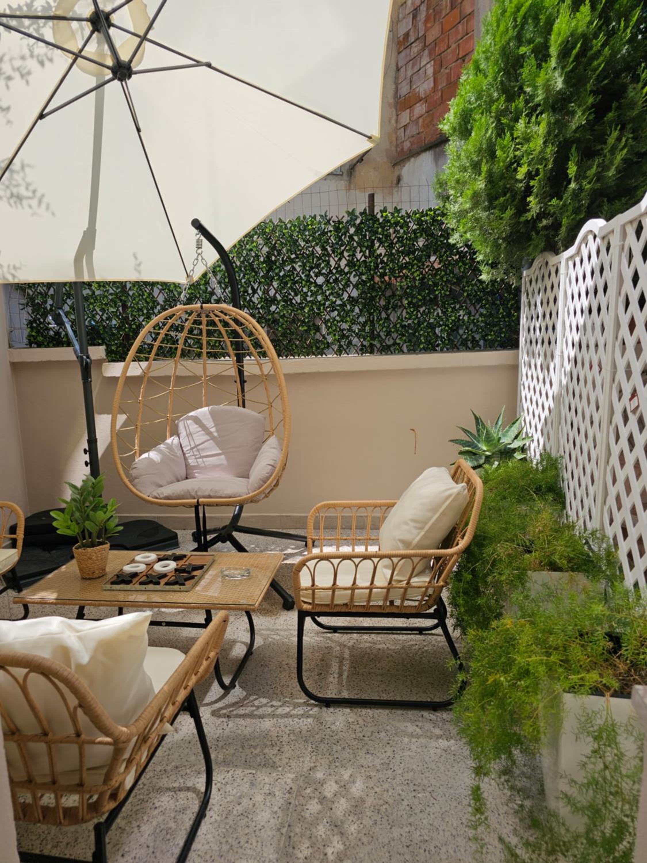 One-Bedroom Apartment with Garden
