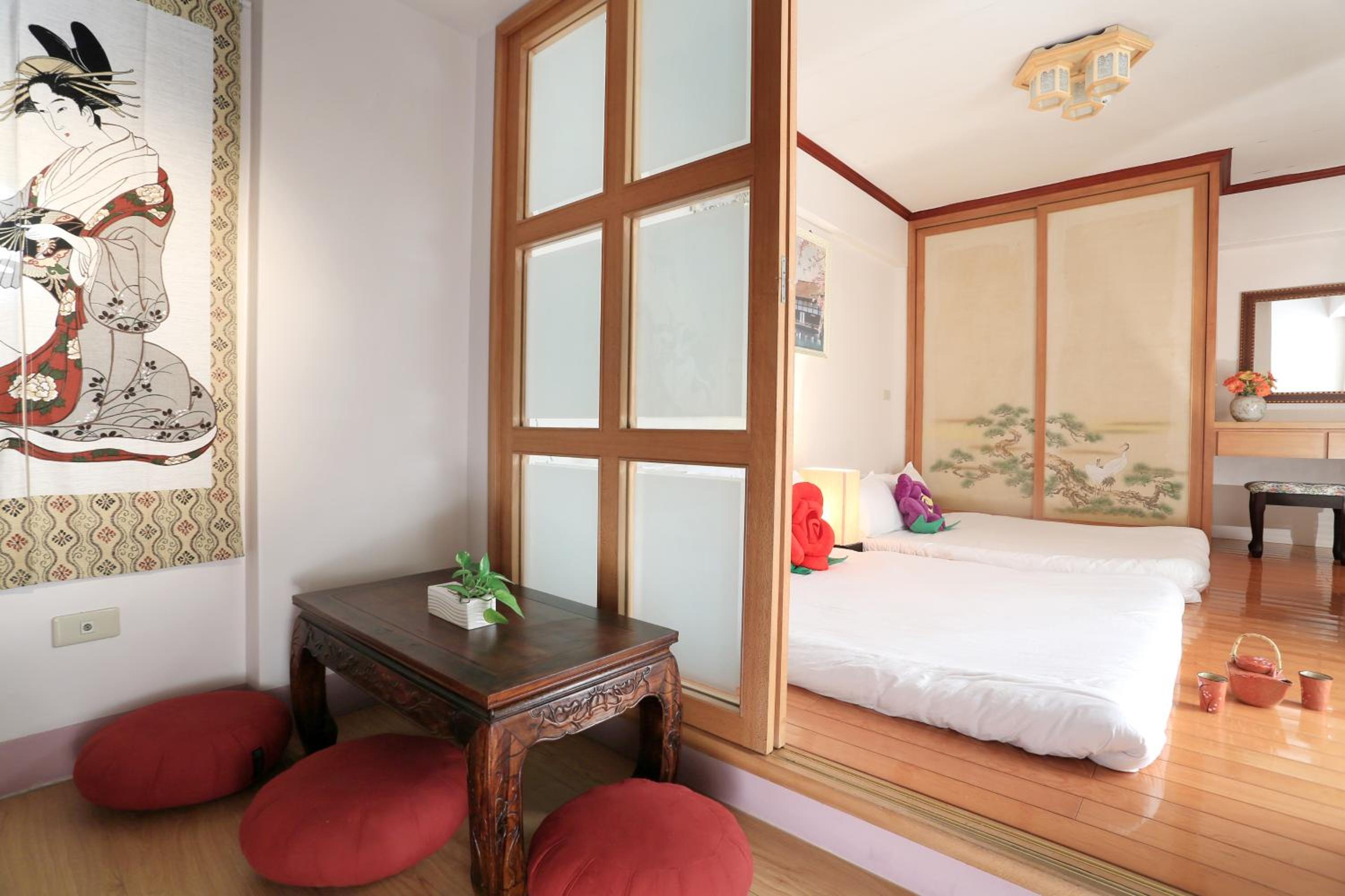 Quadruple Room with Private Bathroom