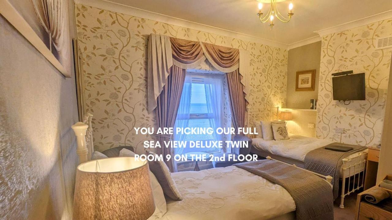Deluxe Twin Room with Sea View photo 2