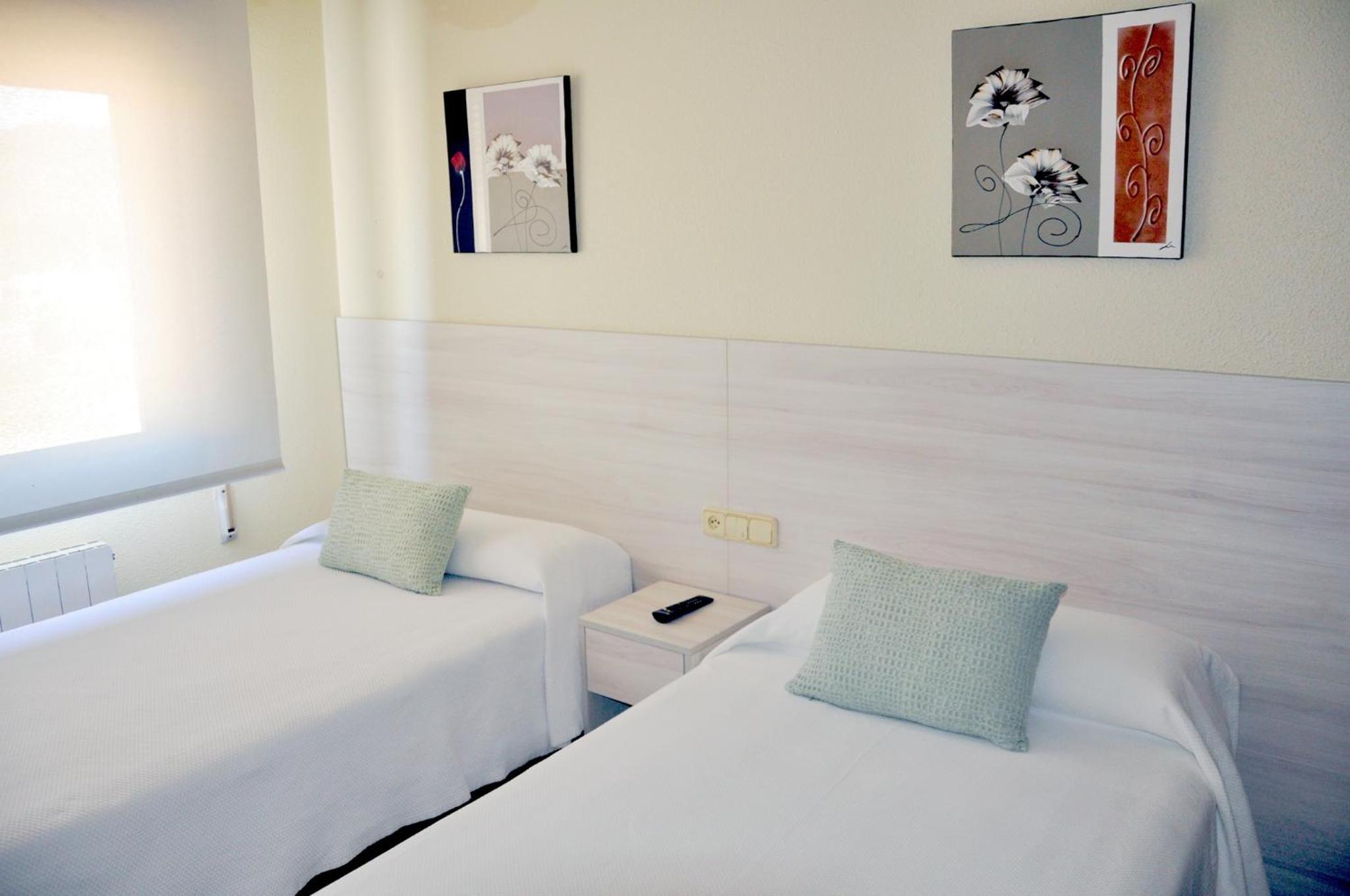 Twin Room - Photo 1