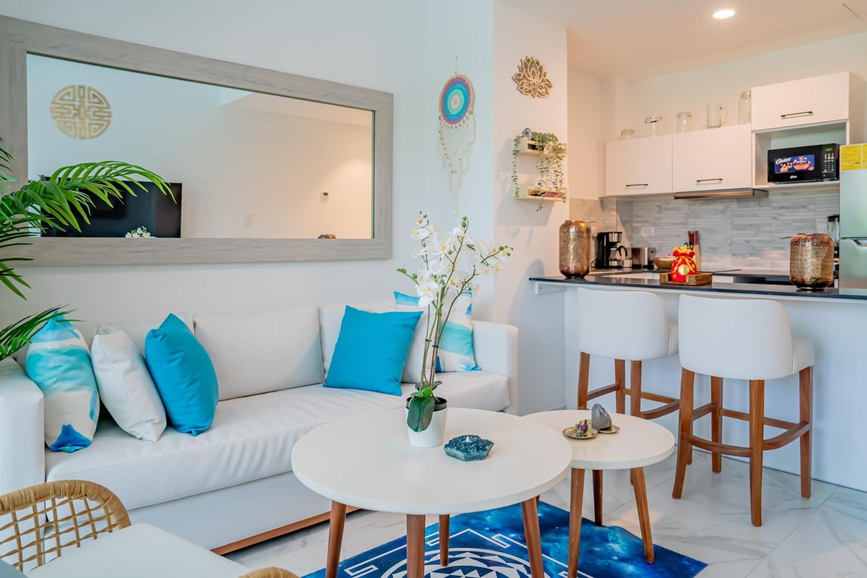 One-Bedroom Deluxe Apartment - Photo 4