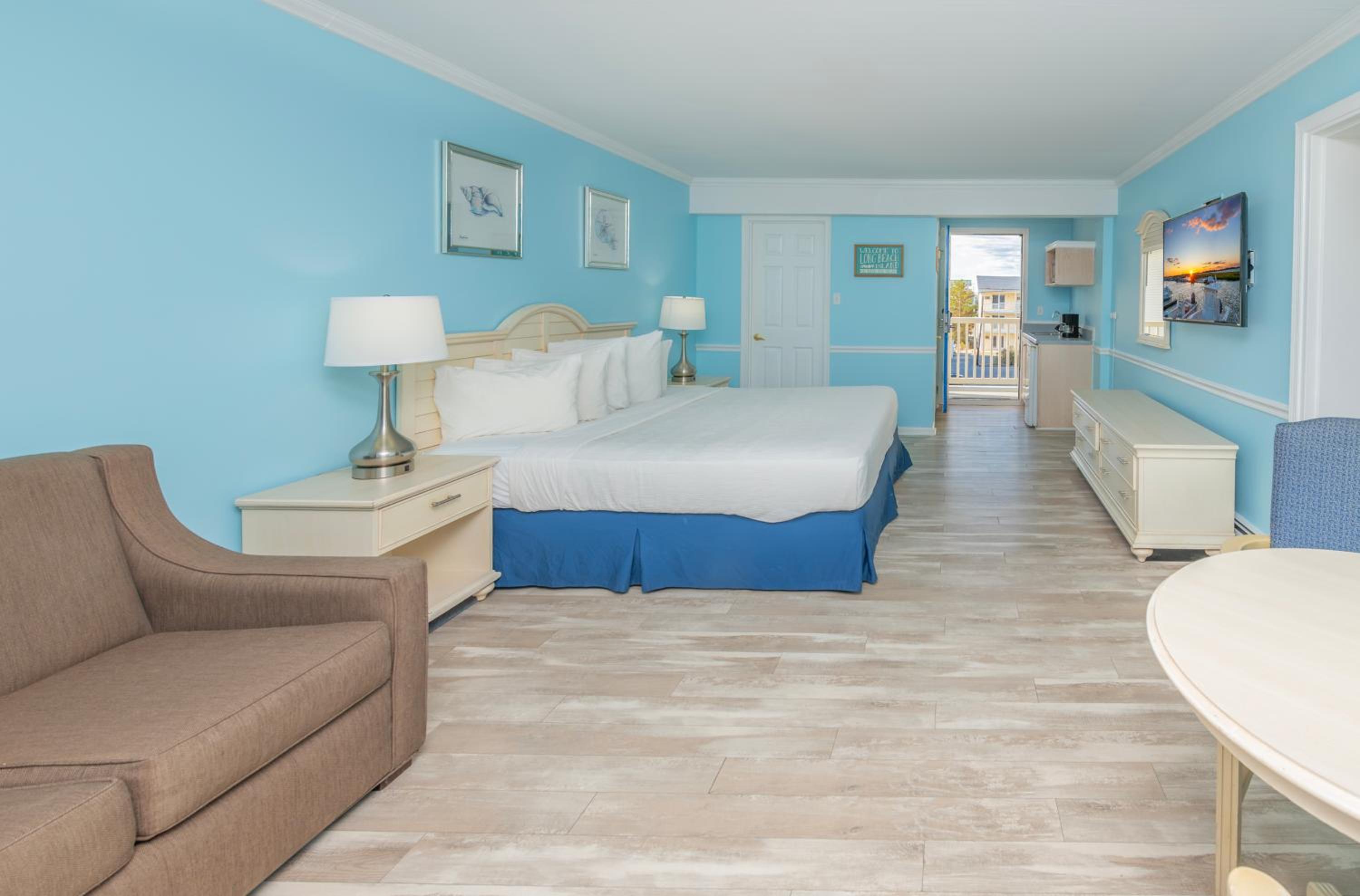 Oceanfront King Suite photo 1