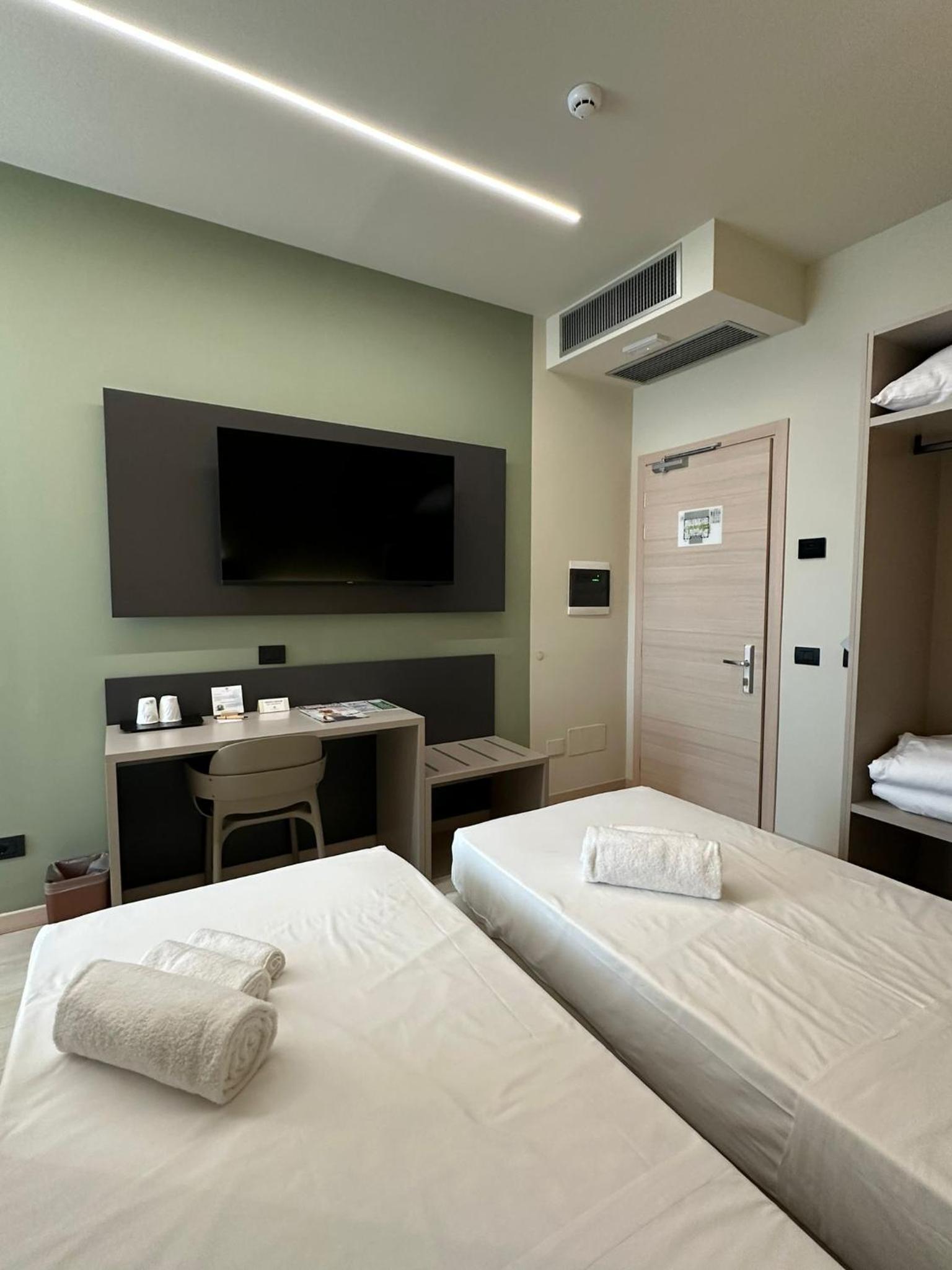 Twin Room photo 2