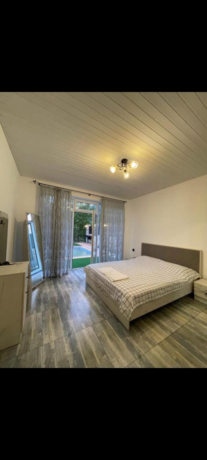 One-Bedroom House photo 1