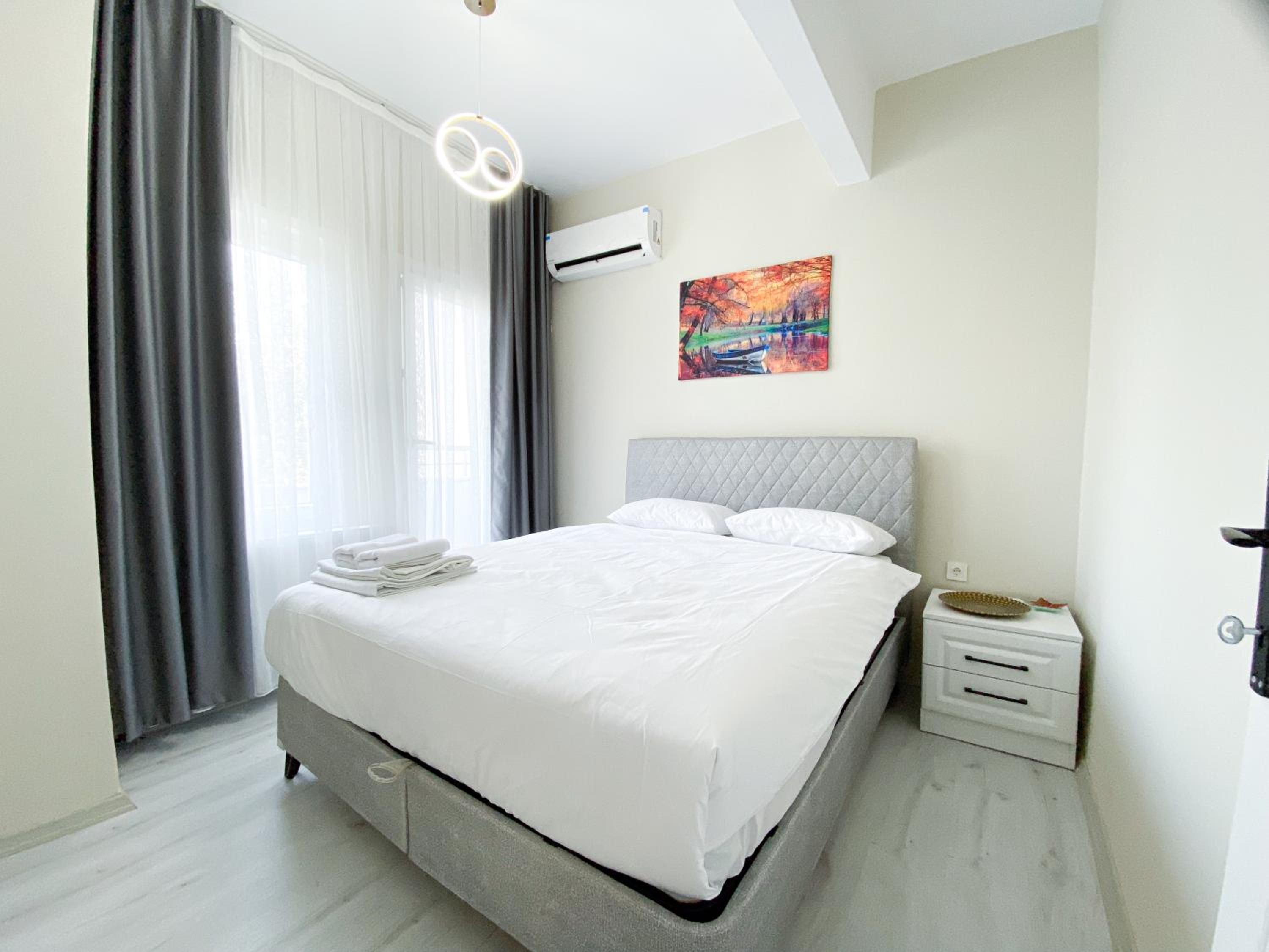Apartment with Balcony photo 1