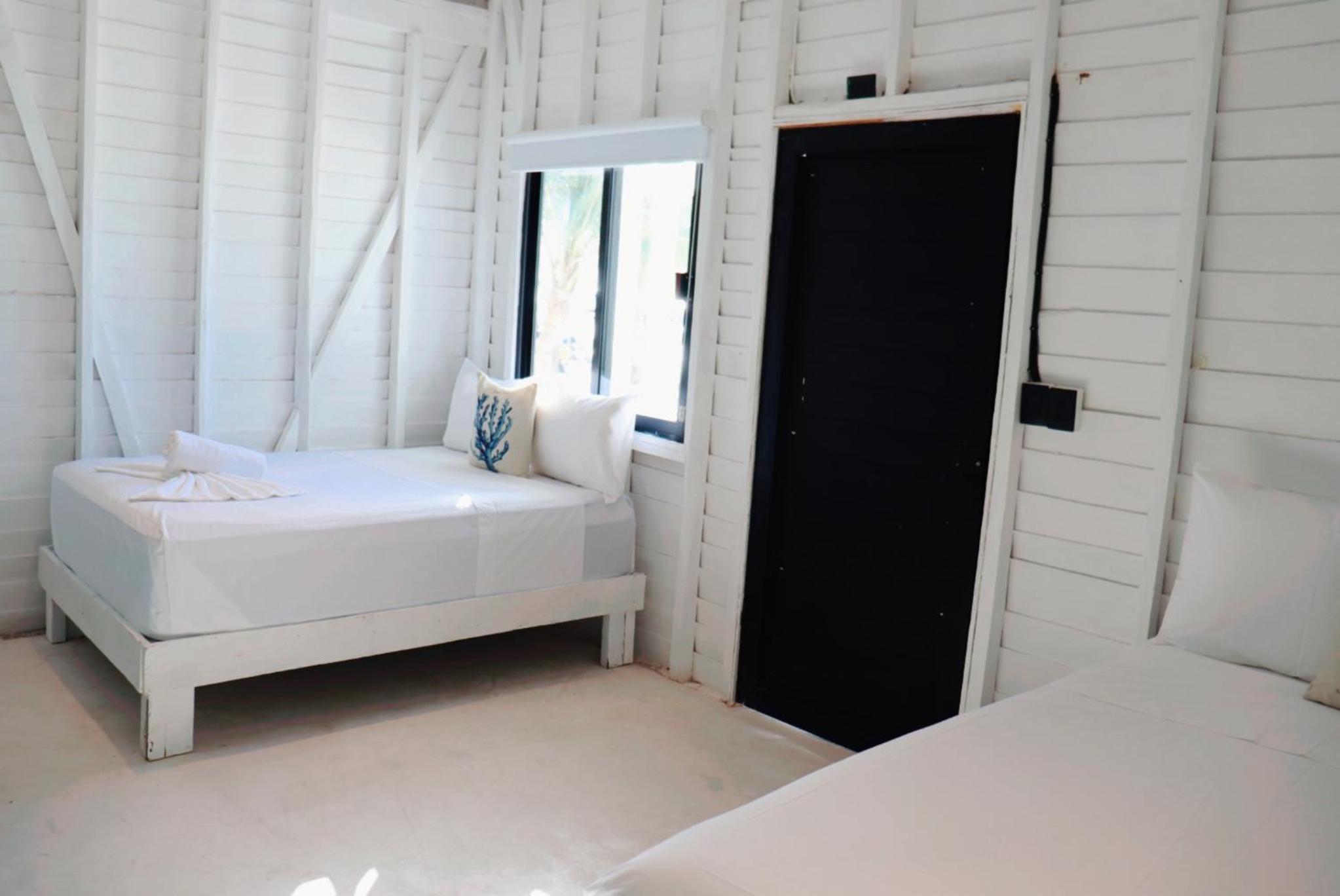 Deluxe Double Room with Side Sea View photo 1
