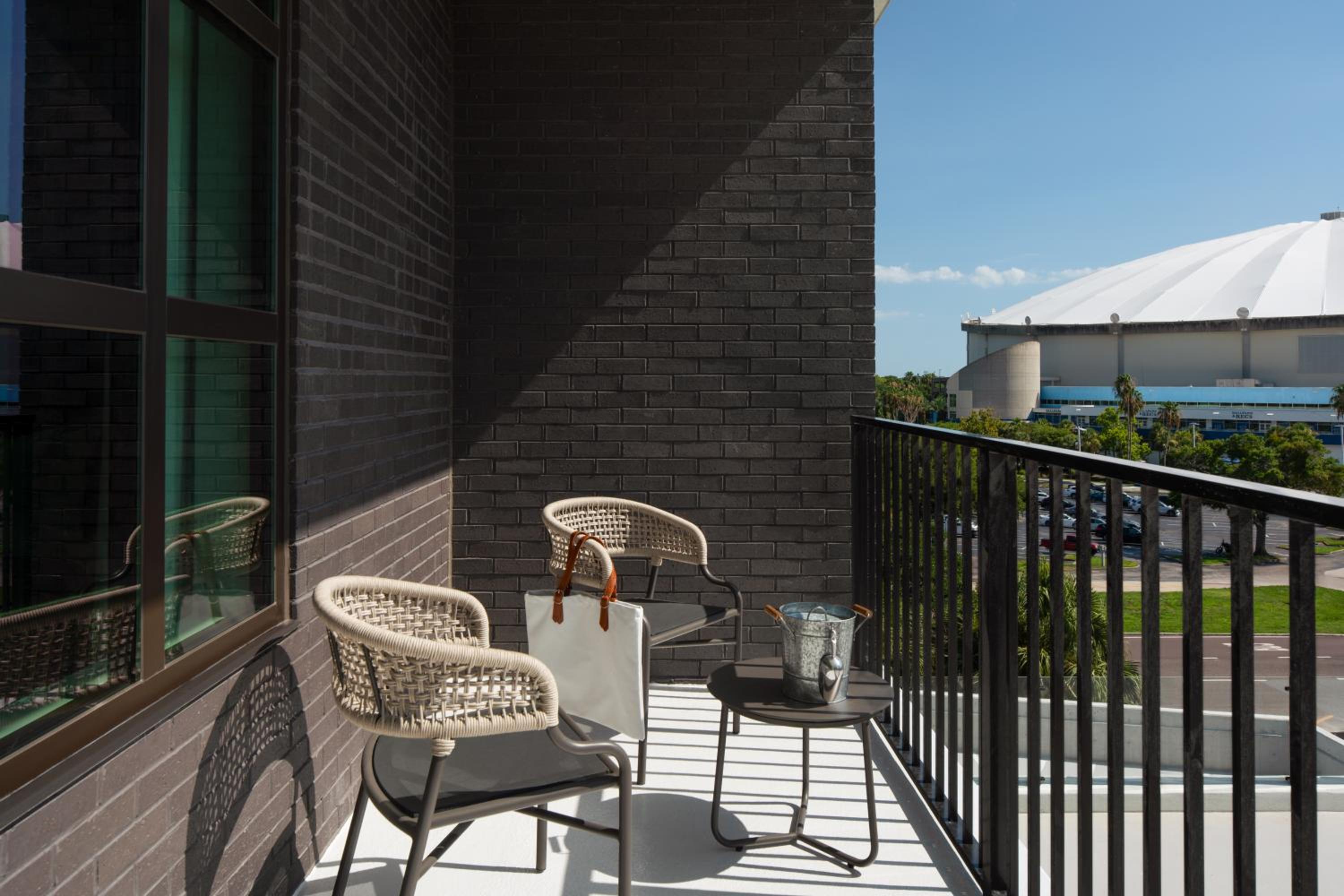 King Room with Balcony - Photo 3