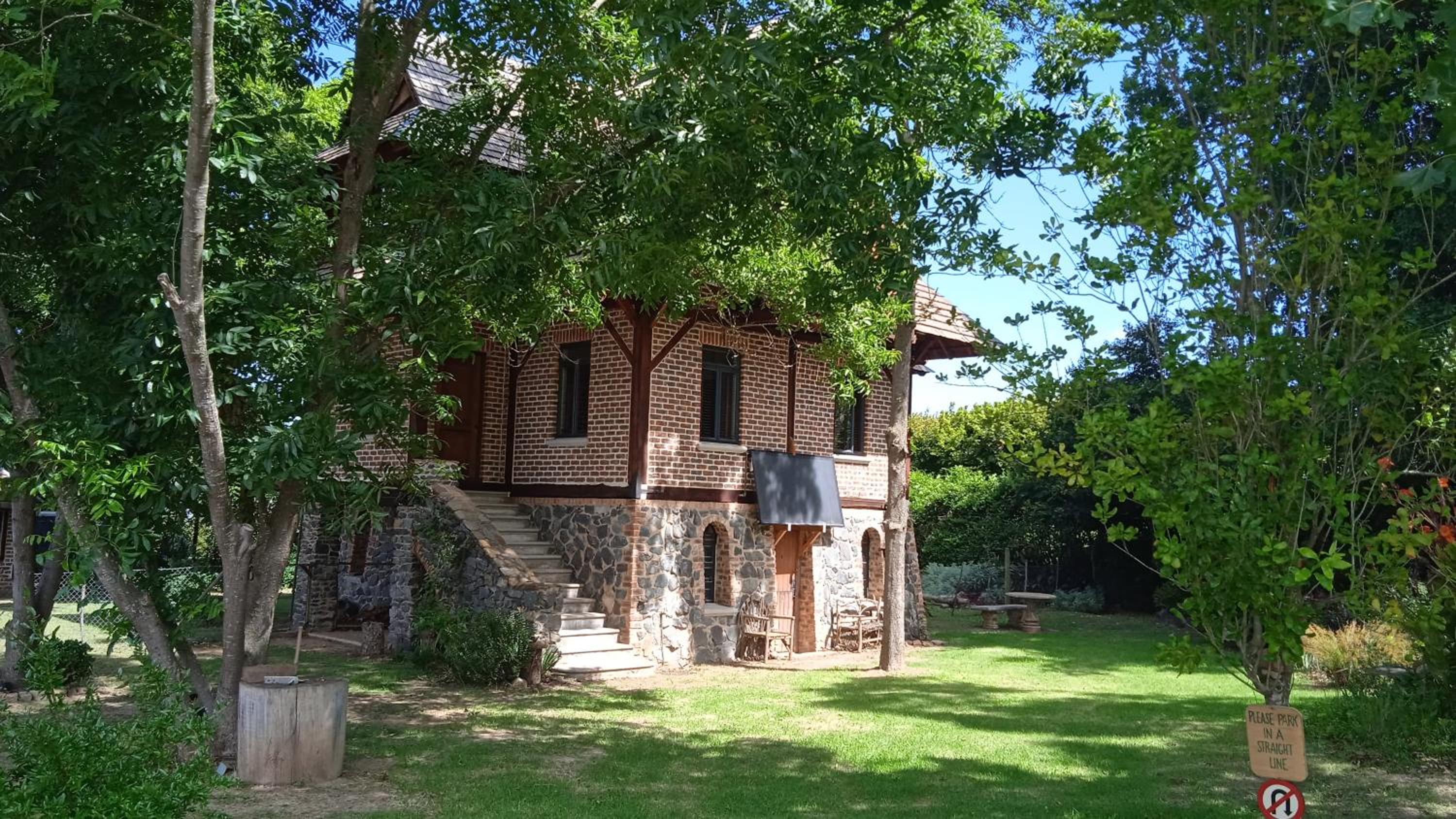 Two-Bedroom House - Photo 8