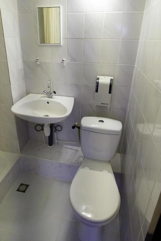 Budget Double Room photo 3