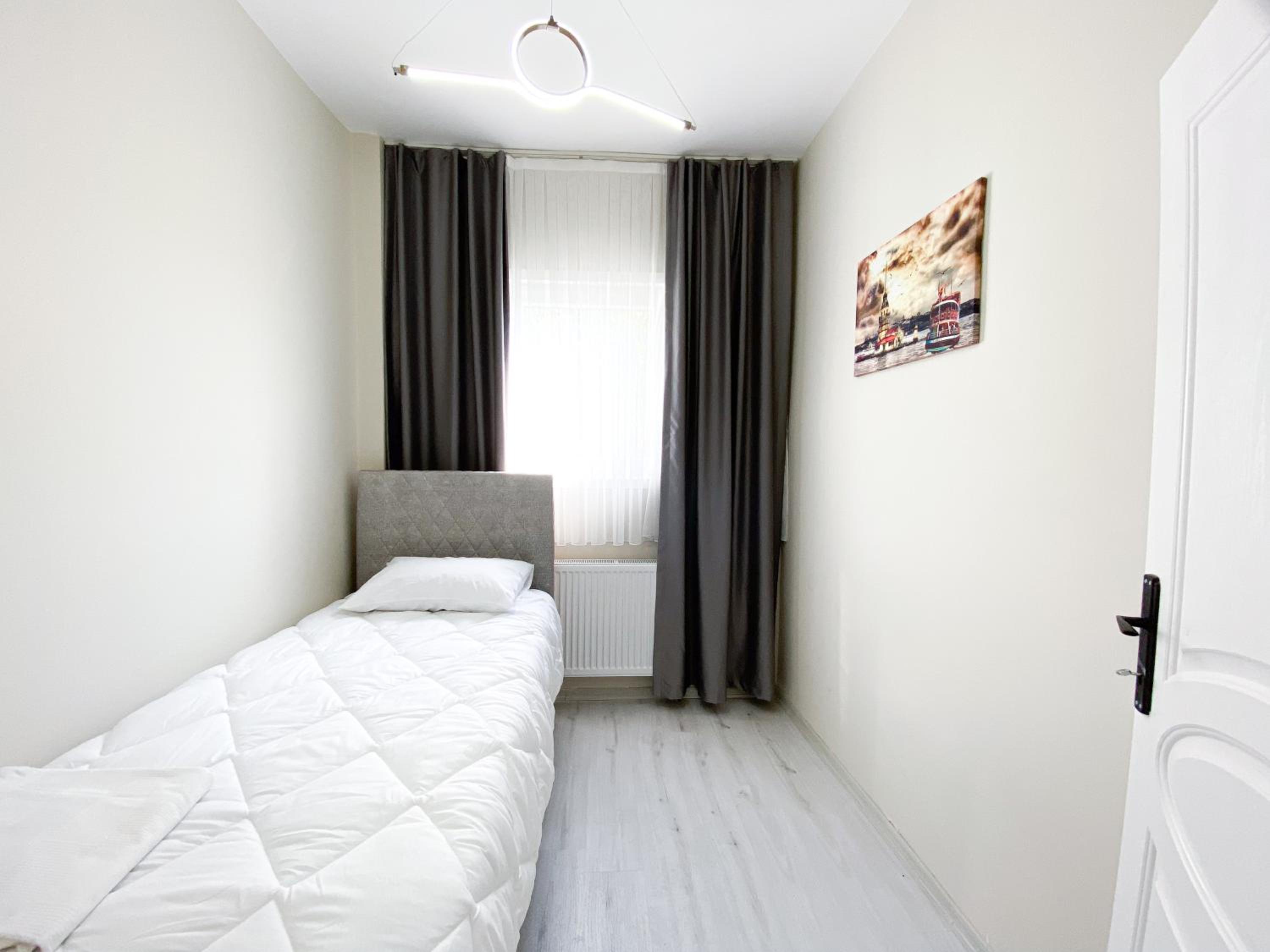 Apartment with Balcony photo 1