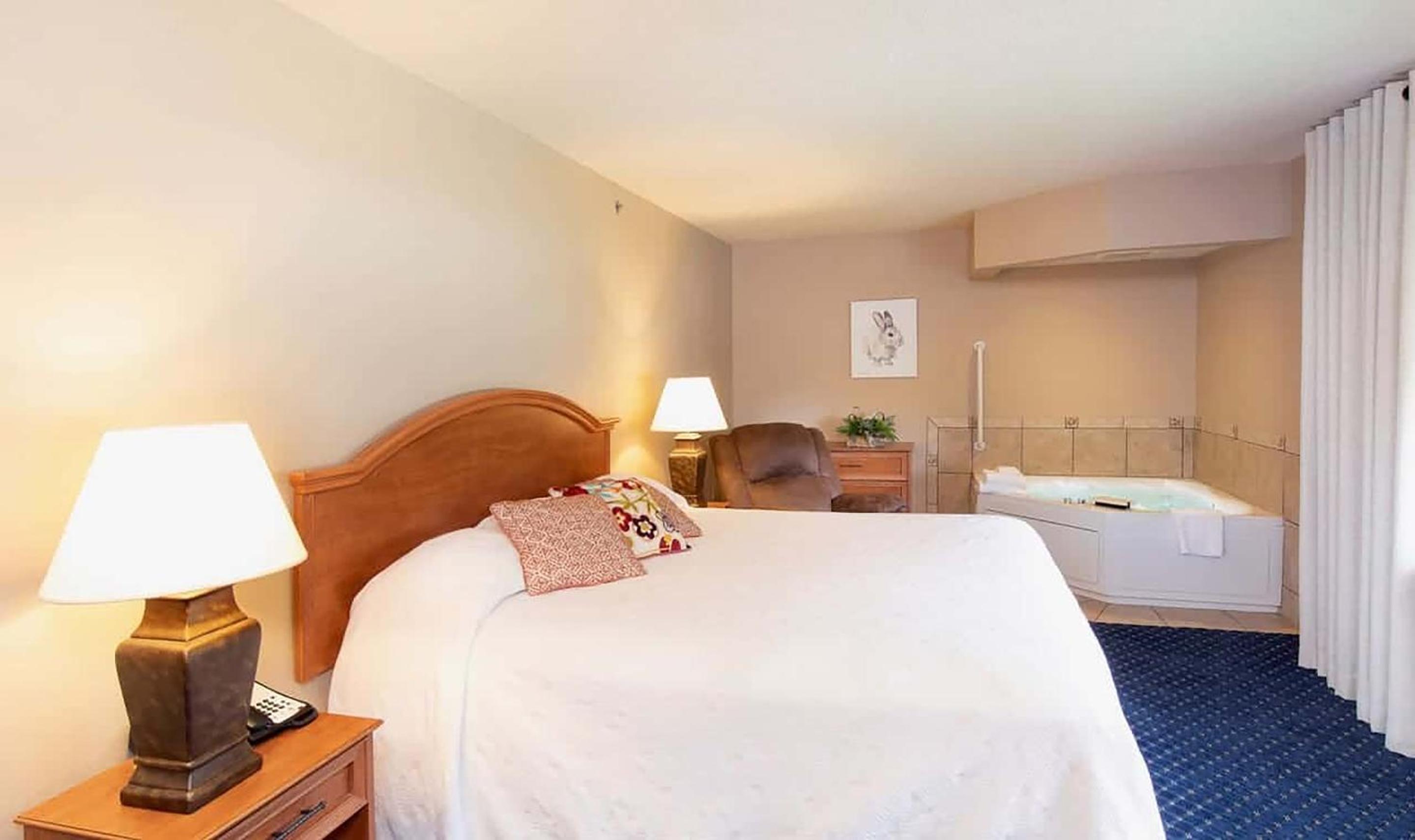 King Room with Spa Bath - Photo 1
