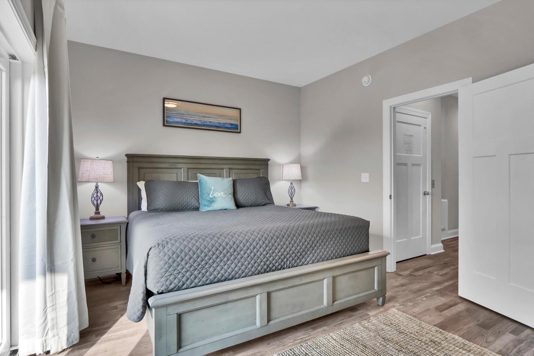 Four-Bedroom House photo 1
