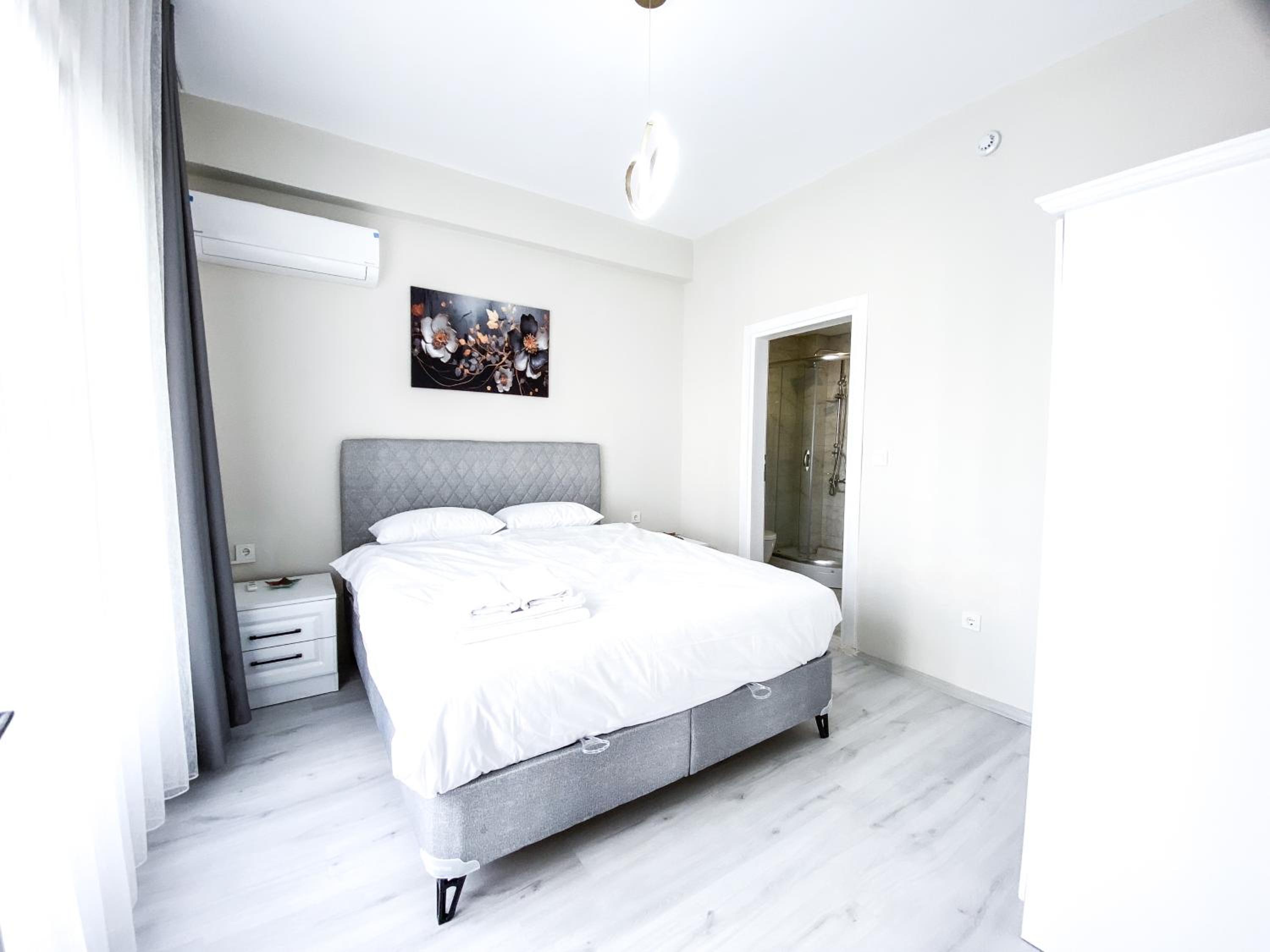 Apartment photo 1