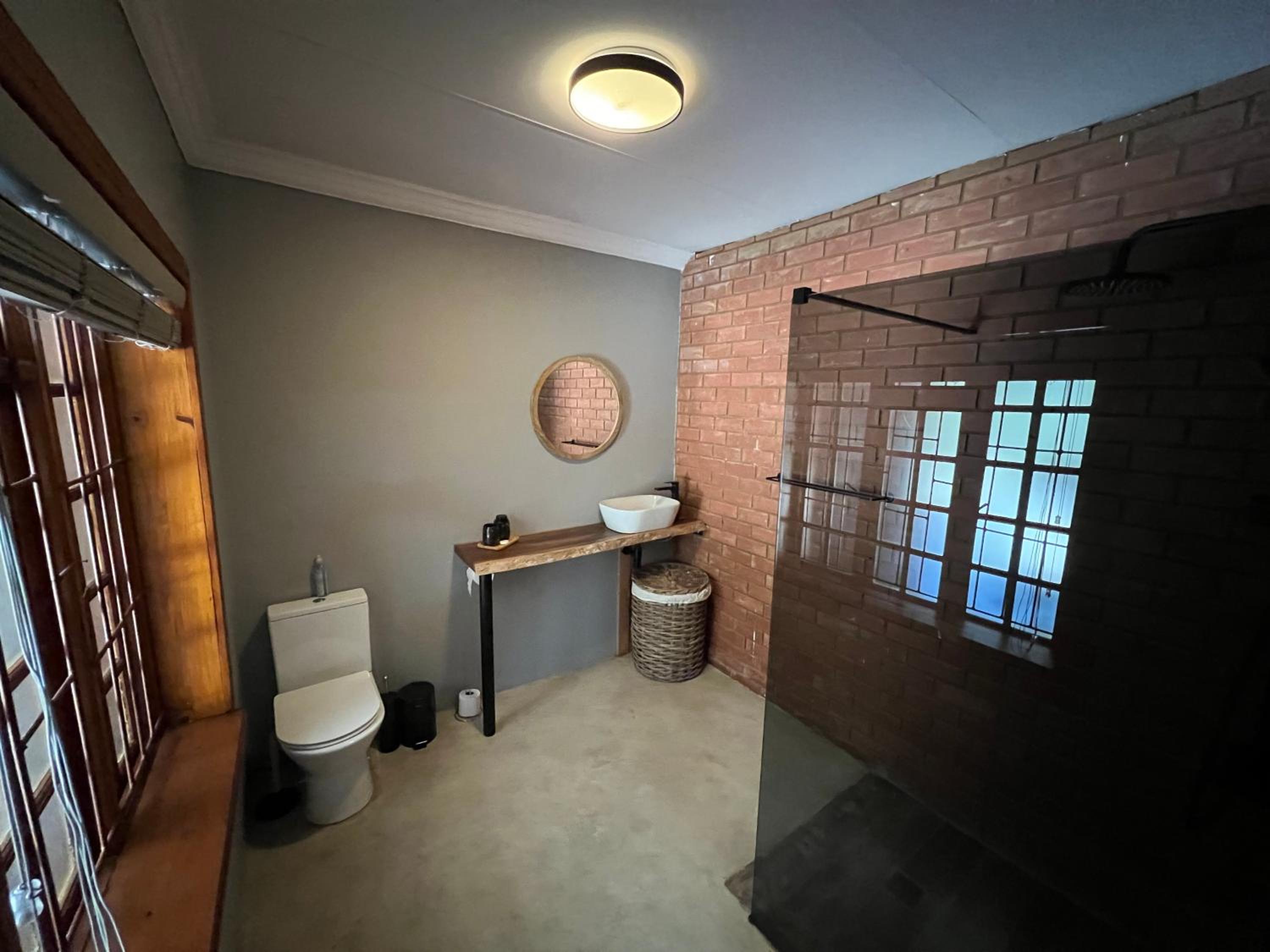 Deluxe King Room photo 3